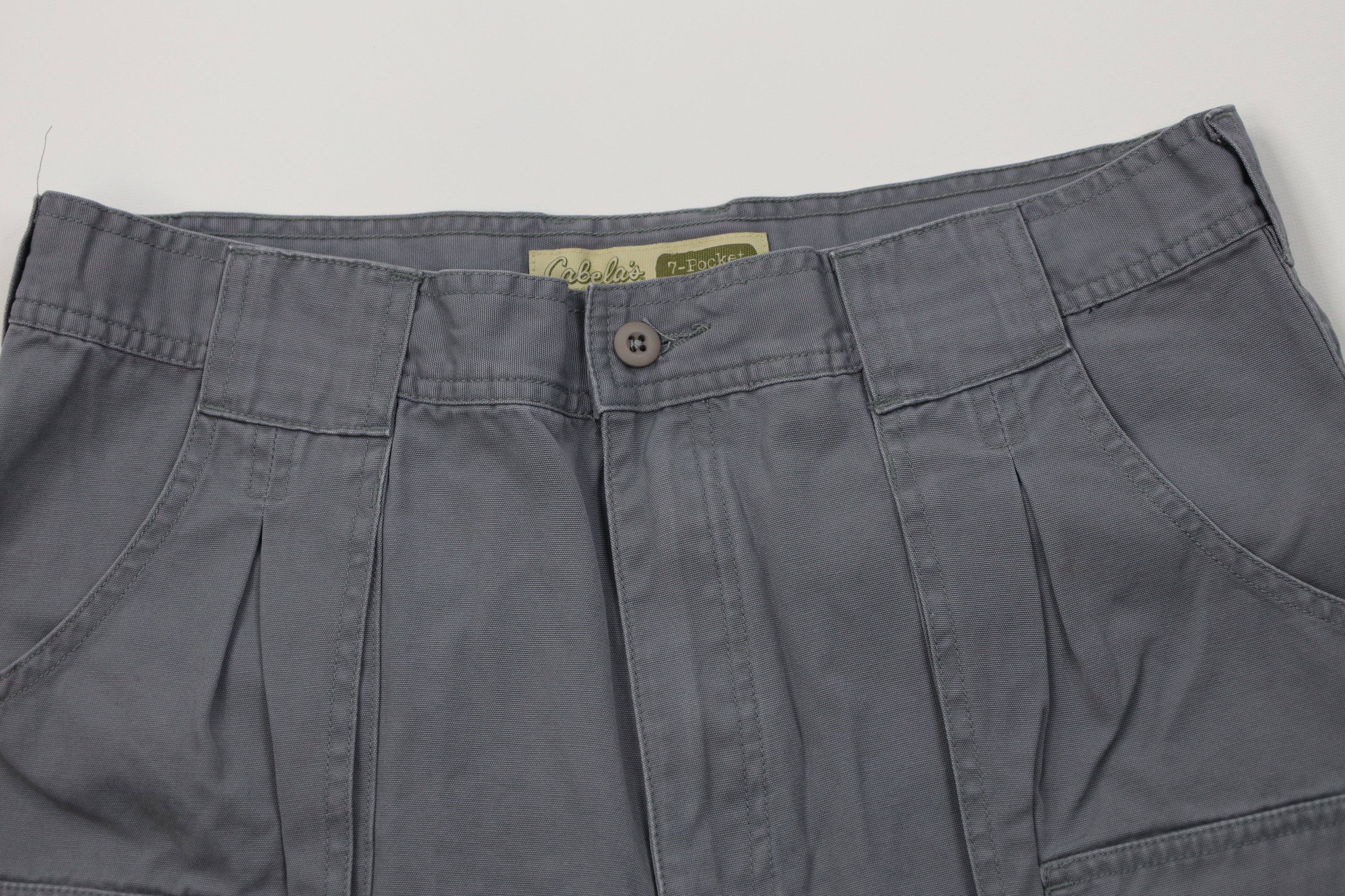 Cabelas Vintage Cabelas Above Knee 7 Pocket Cargo Trail Shorts Gray Size US 34 / EU 50 - 2 Thumbnail