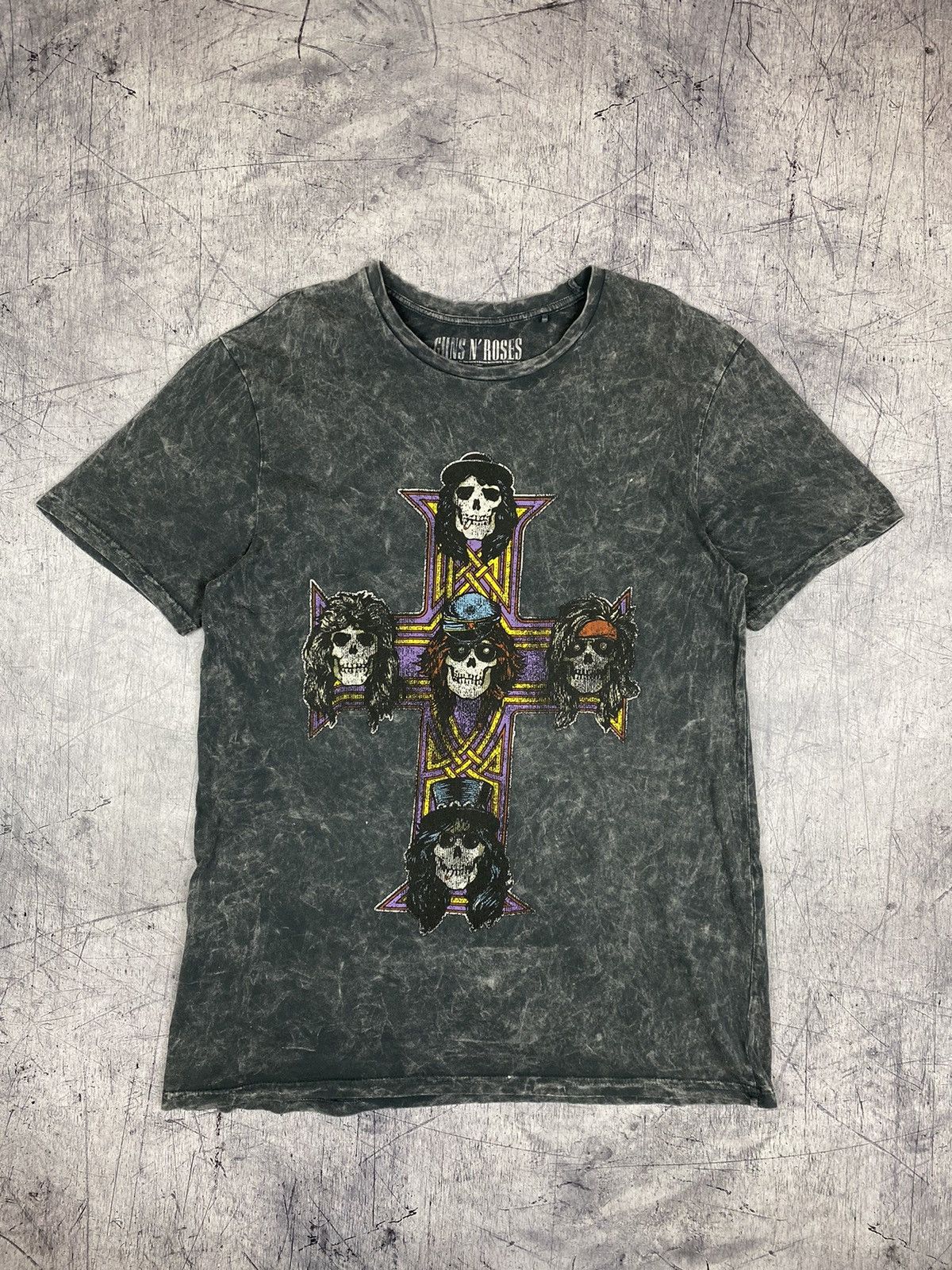 Guns N' Roses Vintage Guns N Roses 2017 Tour T Shirt Tee Size M Size US M / EU 48-50 / 2 - 2 Thumbnail
