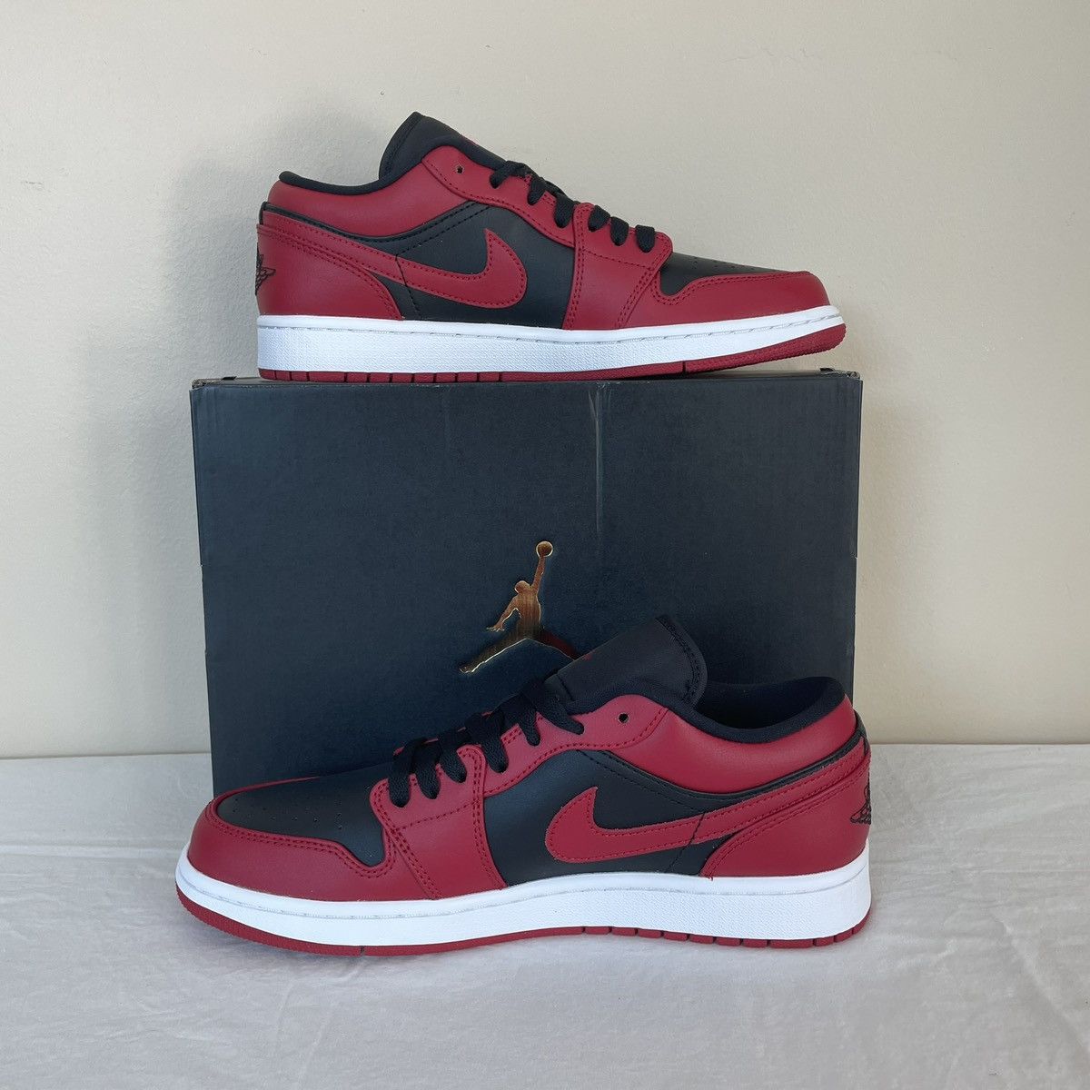 Jordan Brand × Nike Nike Air Jordan 1 Low Reverse Bred Mens Size 8.5 553558-606 Size US 8.5 / EU 41-42 - 2 Thumbnail