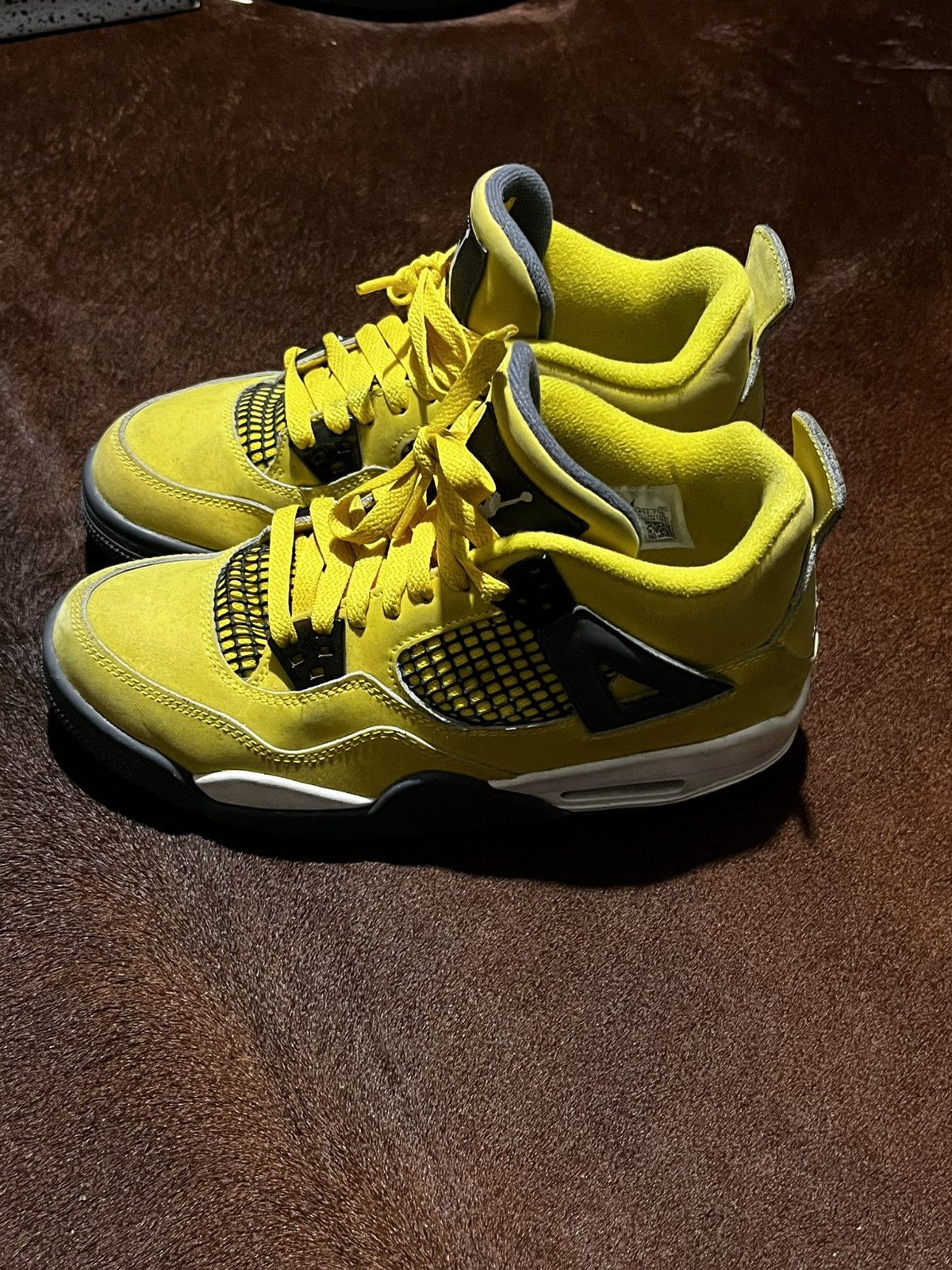 Jordan Brand Jordan 4 Retro Lighting Size US 5.5 / EU 38 - 2 Thumbnail