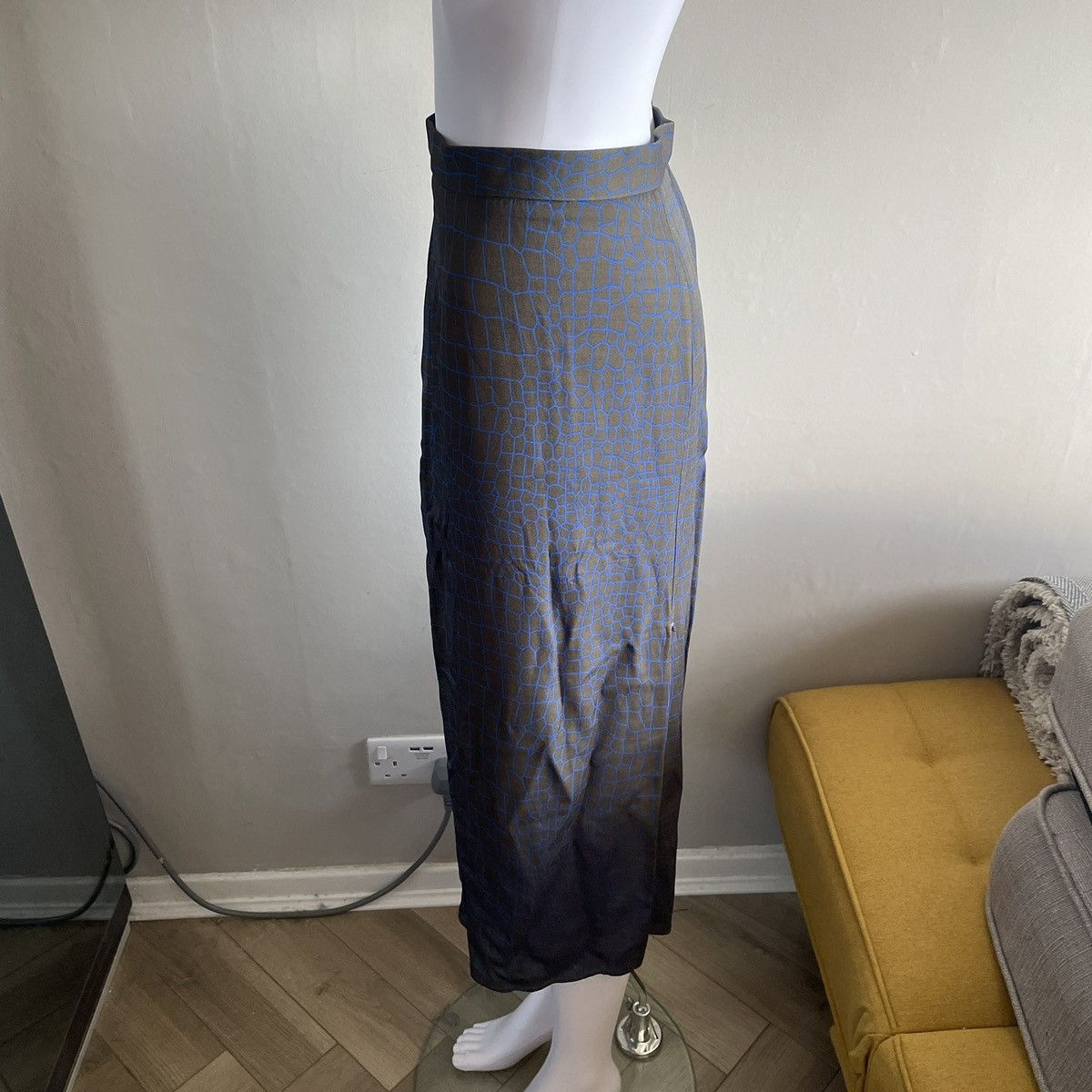 Christopher Kane Christopher Kane Crocodile Print Long Skirt Size 28" / US 6 / IT 42 - 3 Thumbnail