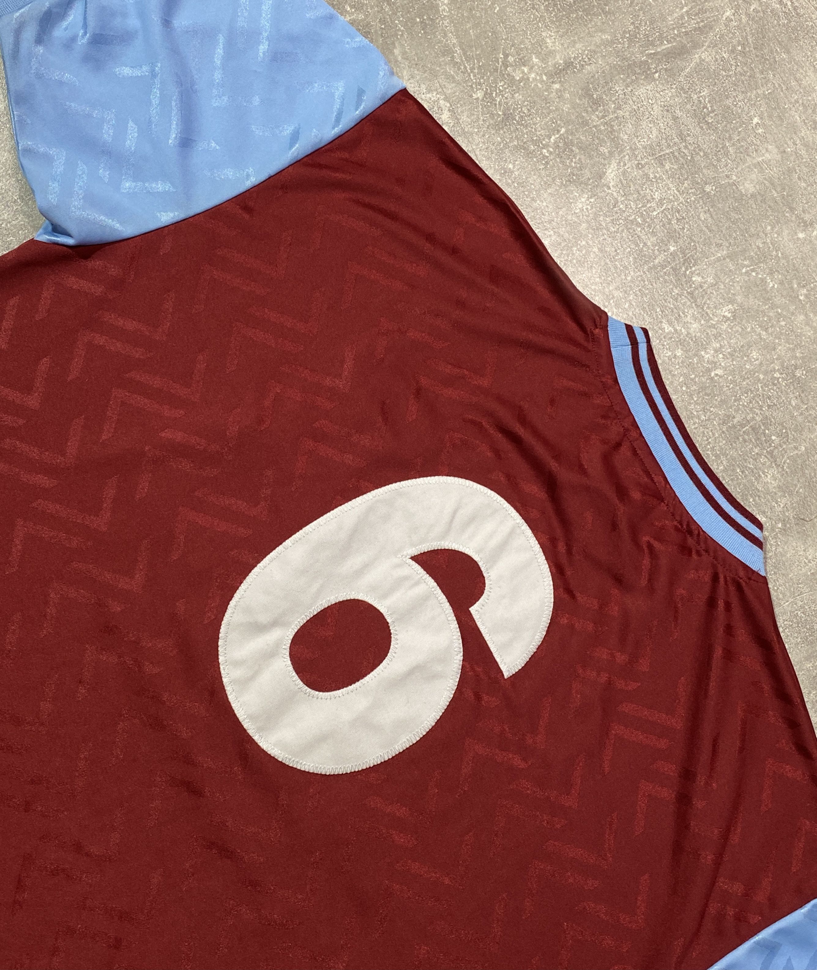 Vintage West Ham United #6 Bobby Moore Soccer Jersey Size US XXL / EU 58 / 5 - 7 Thumbnail