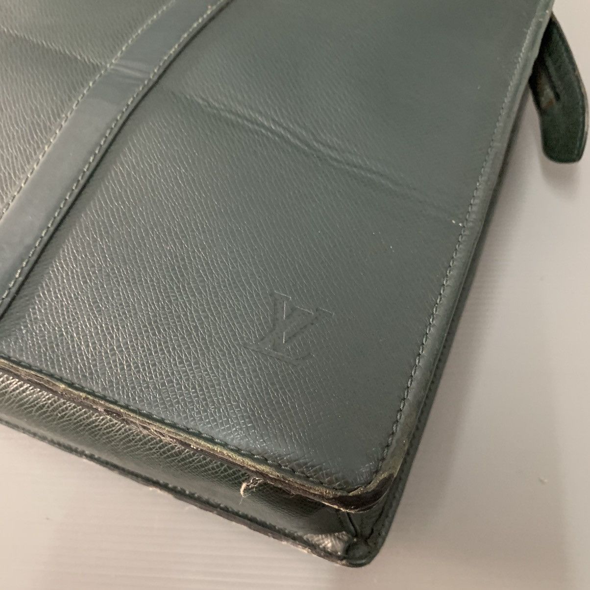 Louis Vuitton Louis Vuitton Taiga Green Briefcase Size ONE SIZE - 8 Thumbnail
