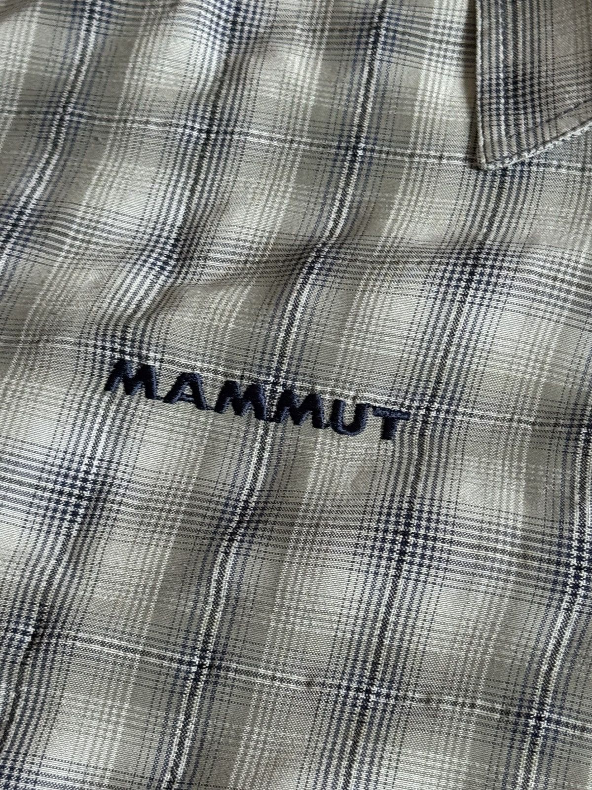 Mammut Mammut L Chekered shirt button up long sleeve outdoor Size US L / EU 52-54 / 3 - 9 Thumbnail
