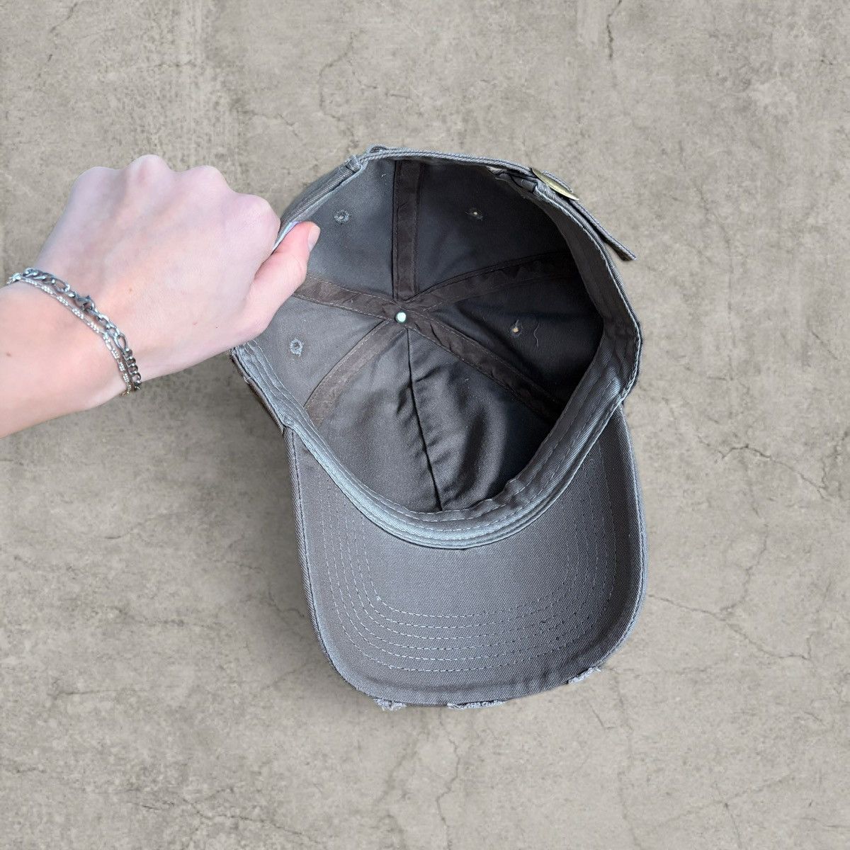 Japanese Brand Cool vintage style cap, beige grey with white logo. One size Size ONE SIZE - 4 Thumbnail
