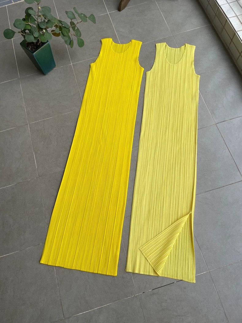 Issey Miyake Issey Miyake size:2 Yellow pleated pencil dress Size XS / US 0-2 / IT 36-38 - 1 Thumbnail