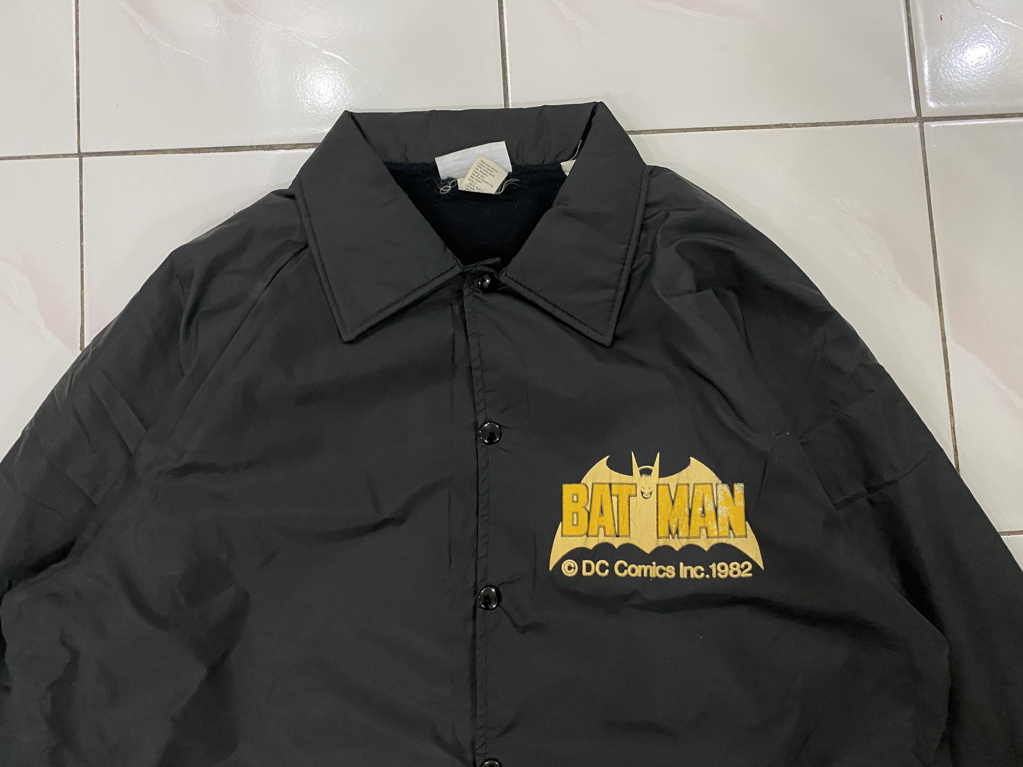DC Comics × Vintage Vintage BATMAN DC COMIC 1982 Coach Snap Button Jacket Size US L / EU 52-54 / 3 - 5 Thumbnail