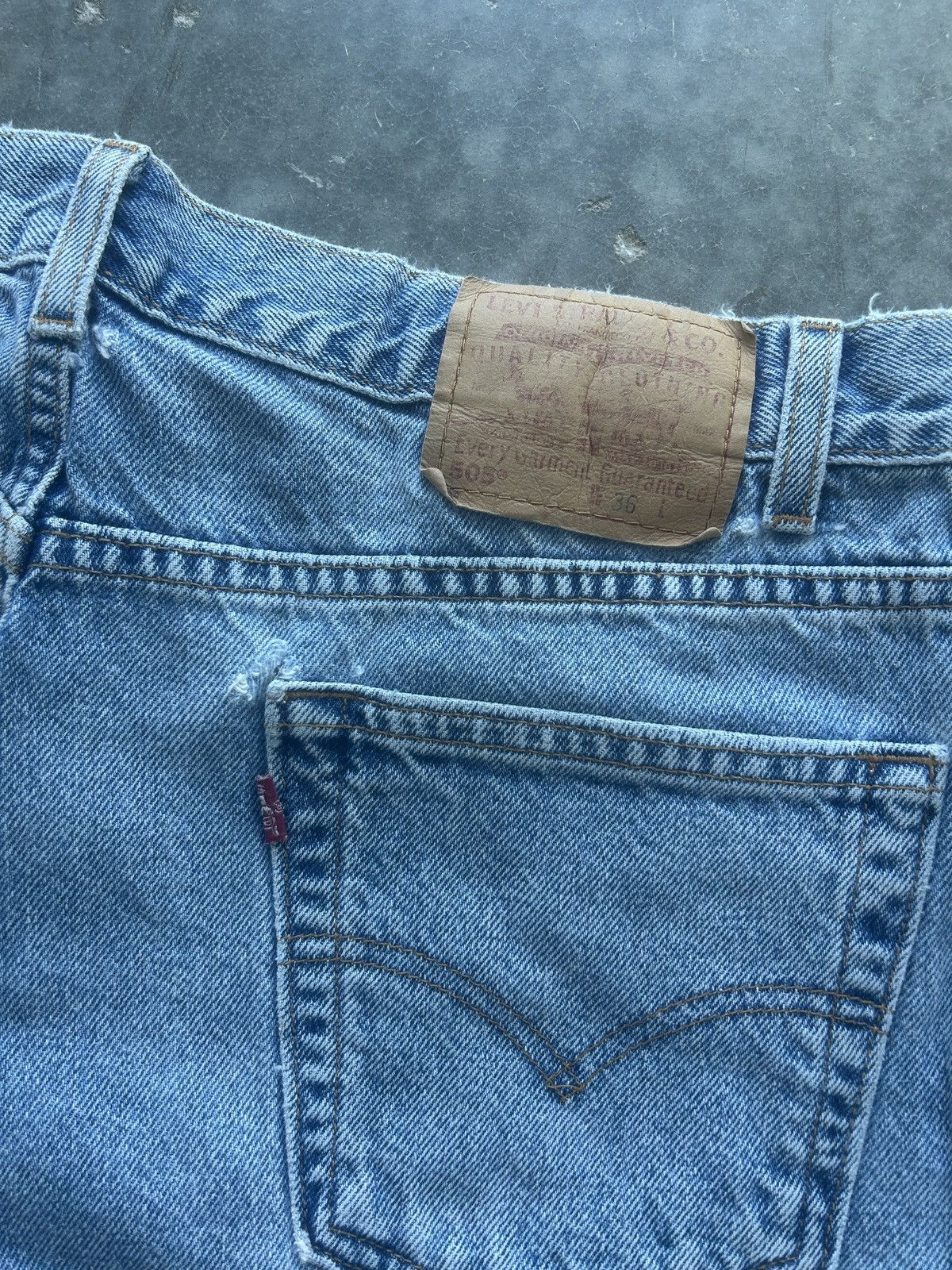 Levi's × Vintage Vintage Y2K Levi’s 505 Jean Shorts Size US 36 / EU 52 - 7 Thumbnail
