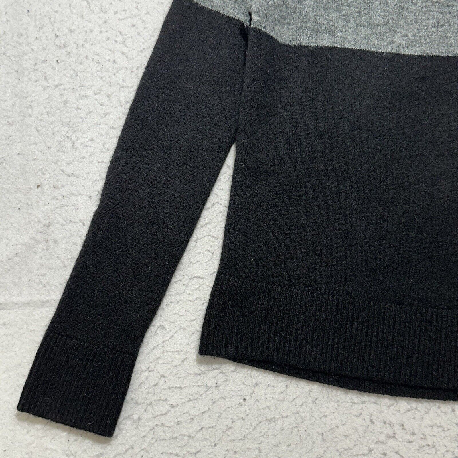 Old Navy Old Navy Small Lightweight Sweater Black White Gray Striped Size S / US 4 / IT 40 - 7 Thumbnail