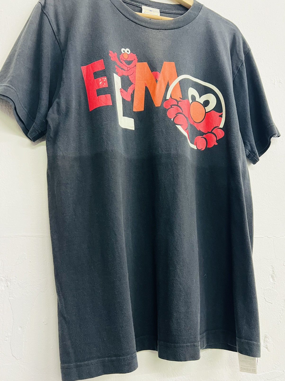 Universal Studios × Vintage Vintage Y2K Elmo Sesame Workshop Tee Size US L / EU 52-54 / 3 - 4 Thumbnail