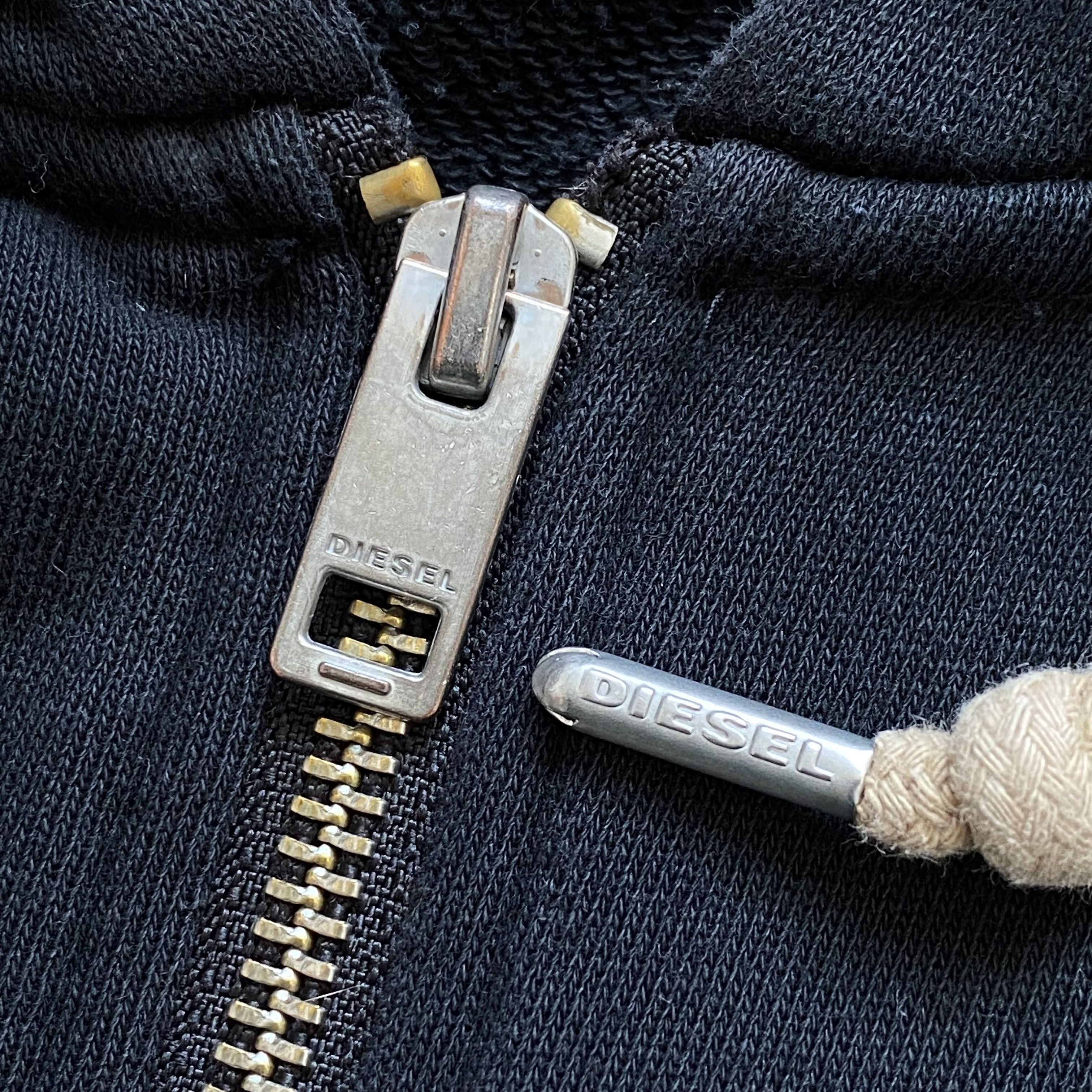 Diesel Vintage Diesel Black Zip Hoodie Y2K Logo Avant-garde Size US XL / EU 56 / 4 - 10 Thumbnail