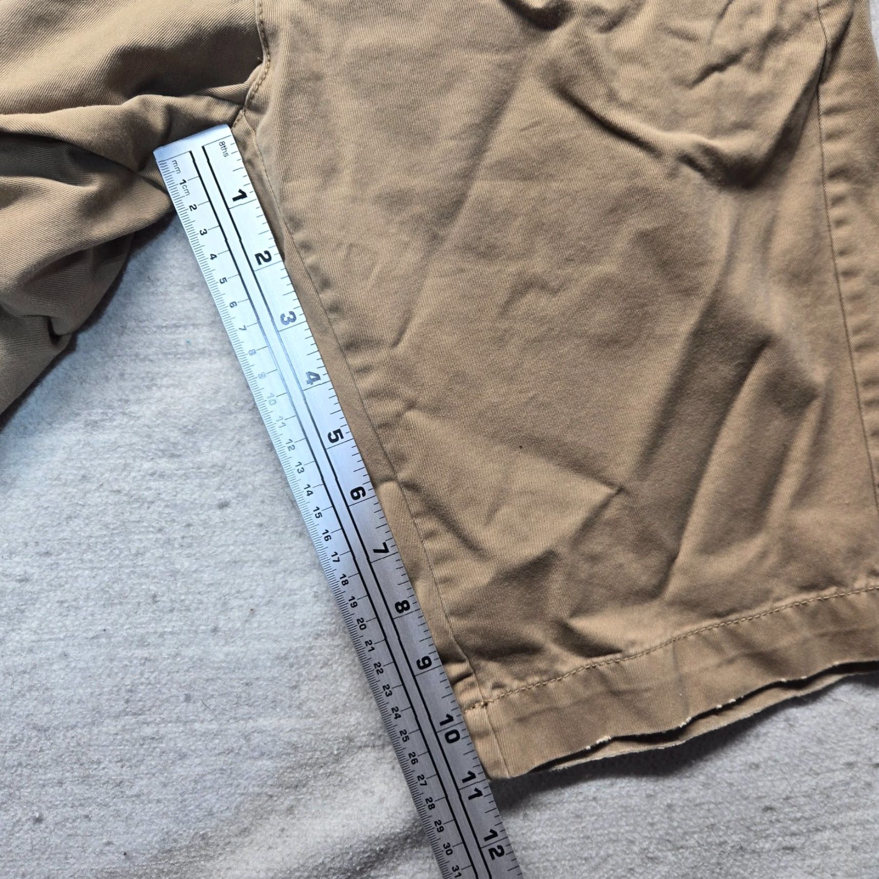 Old Navy Old Navy Beige Khakis Chinos Shorts Women Size 4 Regular 100% Cotton Khaki Comfort Wear Size 27" / US 4 / IT 40 - 6 Thumbnail