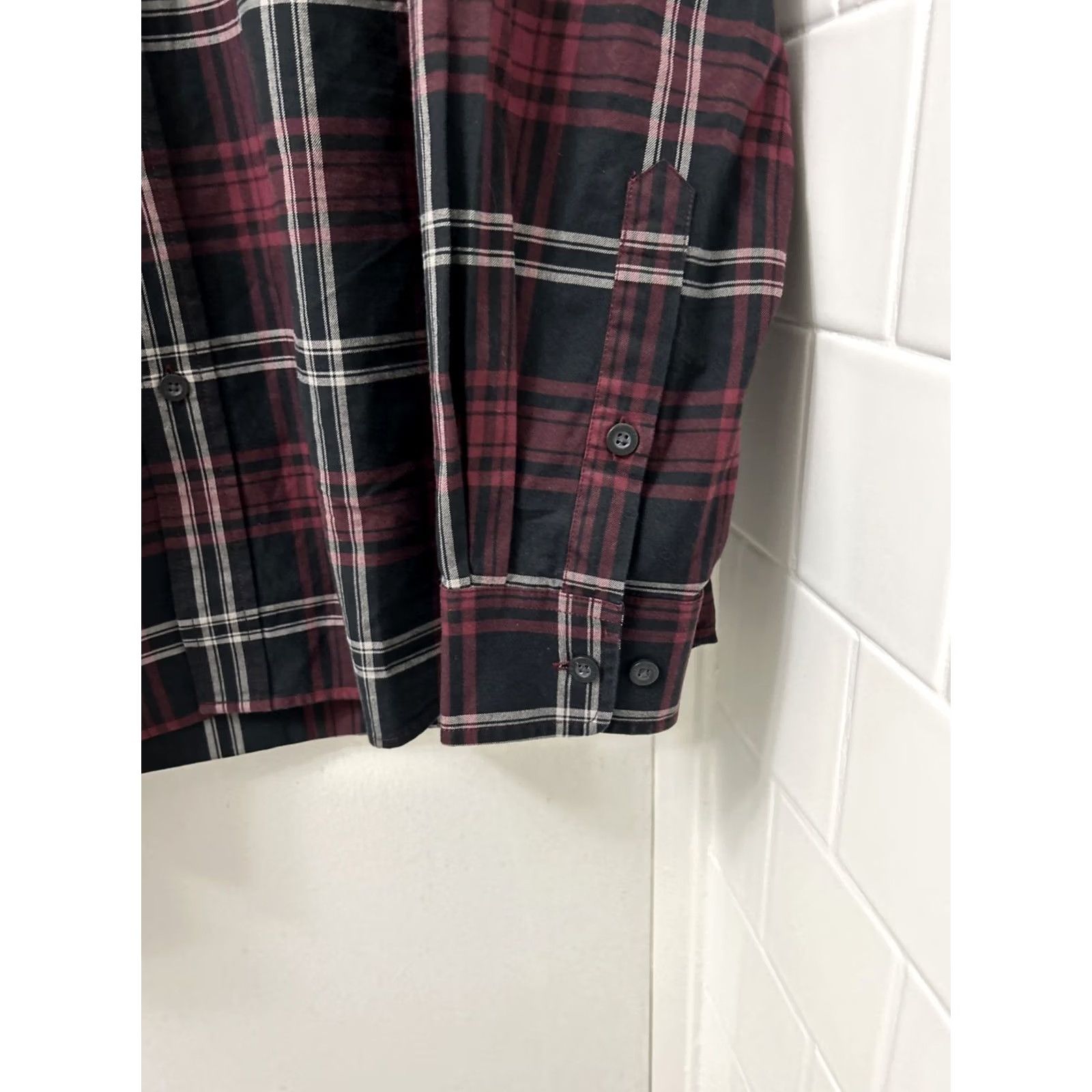 Orvis Orvis Flannel Shirt Mens L Black Red Classic Collection Plaid Button Down L/S Size US L / EU 52-54 / 3 - 7 Thumbnail