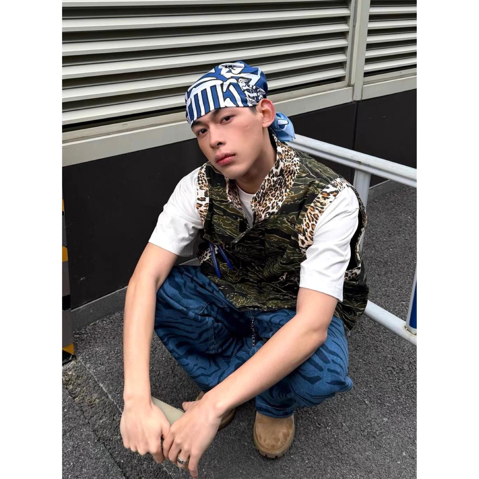 Japanese Brand Y2k Blue Flame Scarf Bandana Chinese Character “Fèn” Graphic Size ONE SIZE - 3 Thumbnail