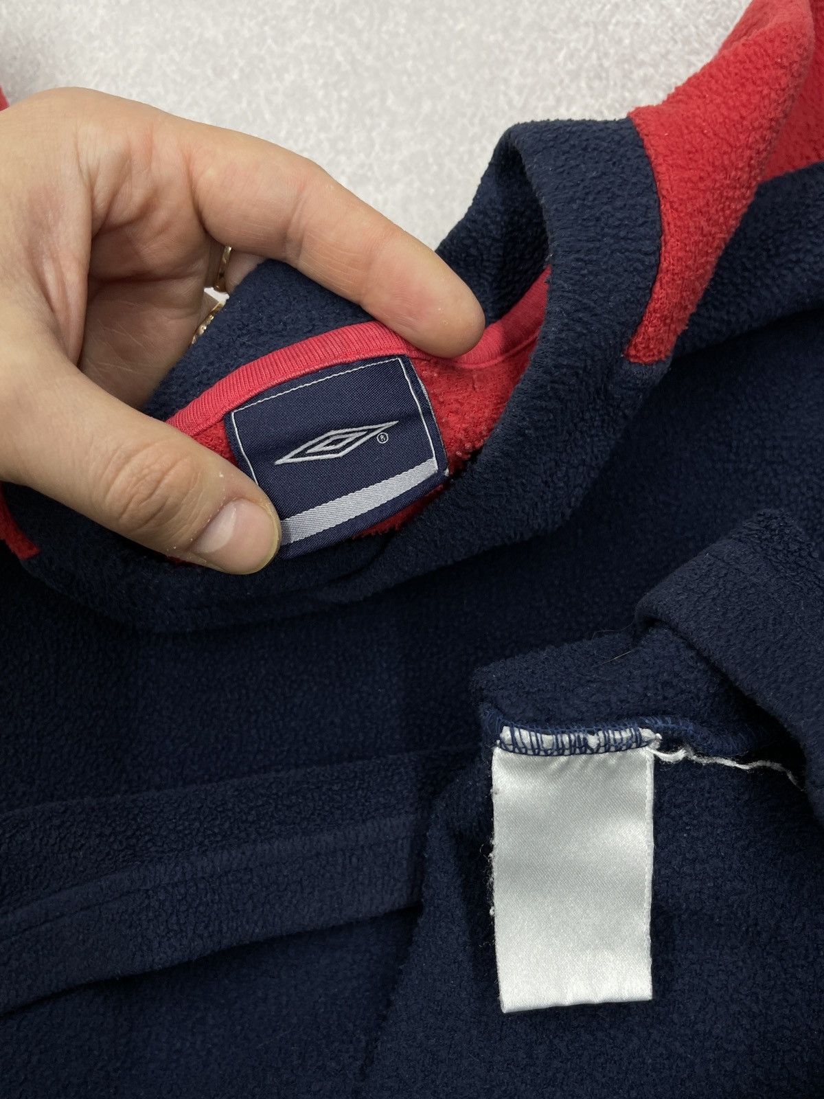 Umbro × Vintage Vintage Umbro Fleece Crew Neck Sweatshirt Navy Y2K Size US L / EU 52-54 / 3 - 6 Thumbnail