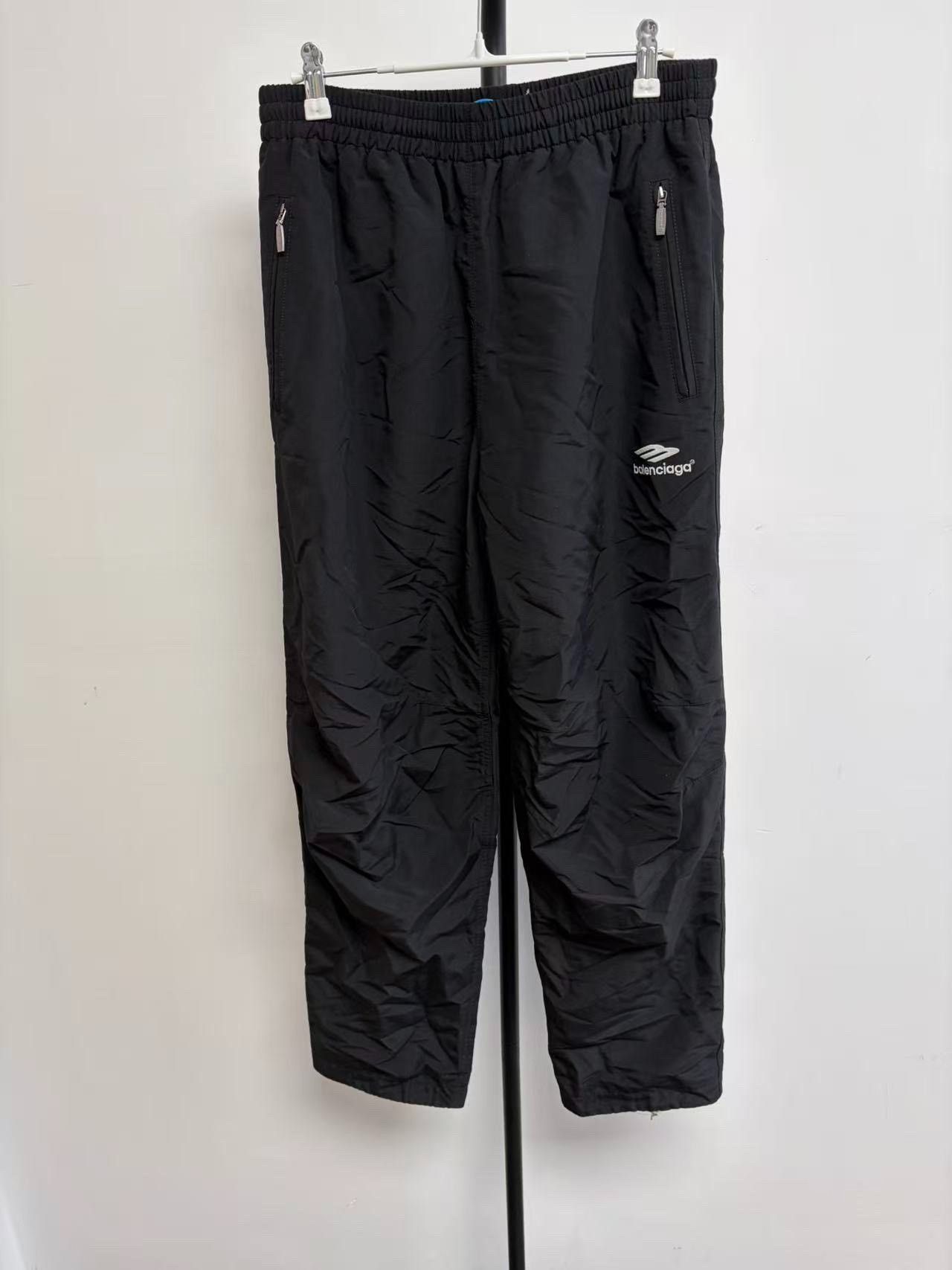 Balenciaga Balenciaga Logo Print Straight Knit Sweatpants Size US 32 / EU 48 - 1 Thumbnail