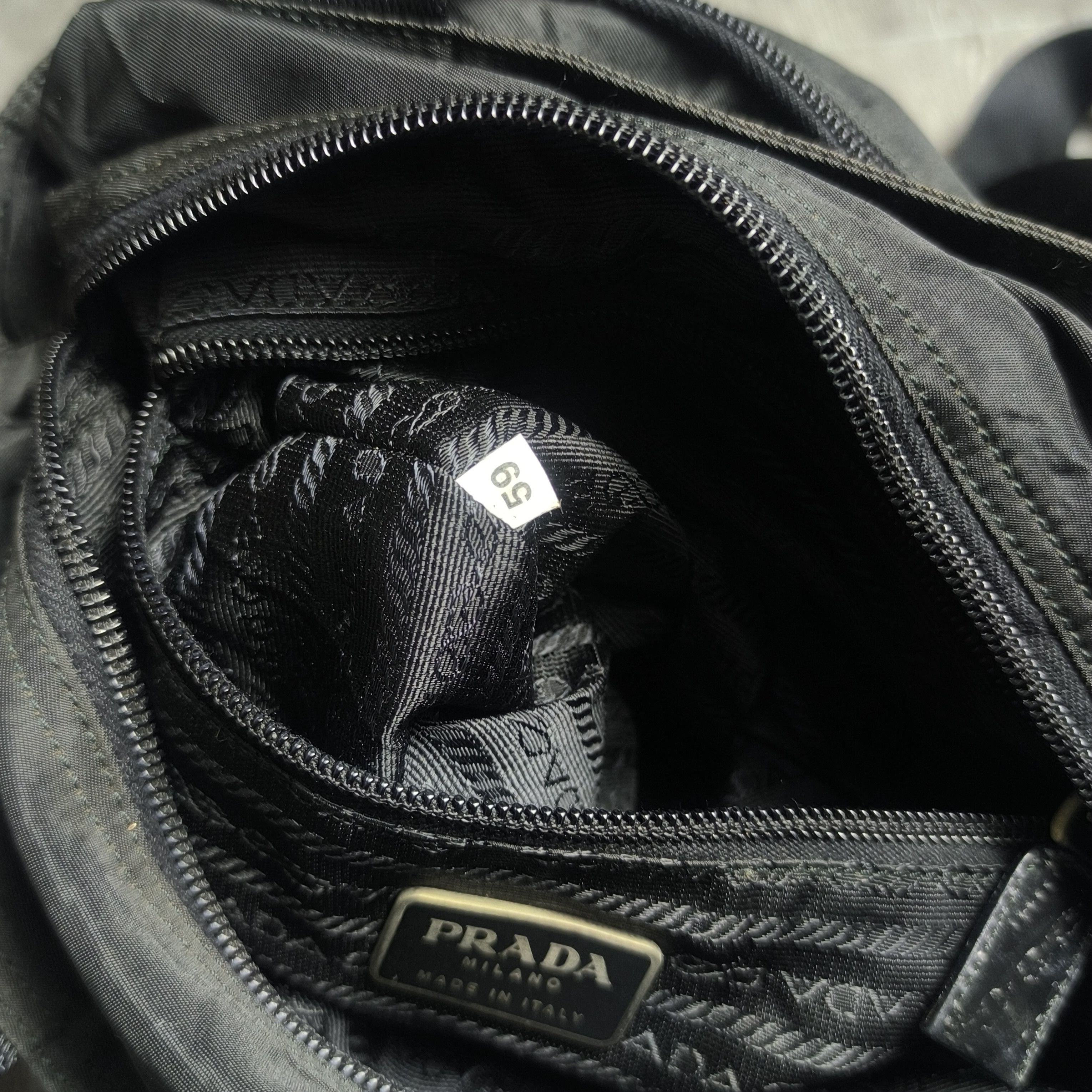 Prada AUTHENTIC VINTAGE PRADA TESSUTO NYLO TOTE BAG Size ONE SIZE - 12 Thumbnail
