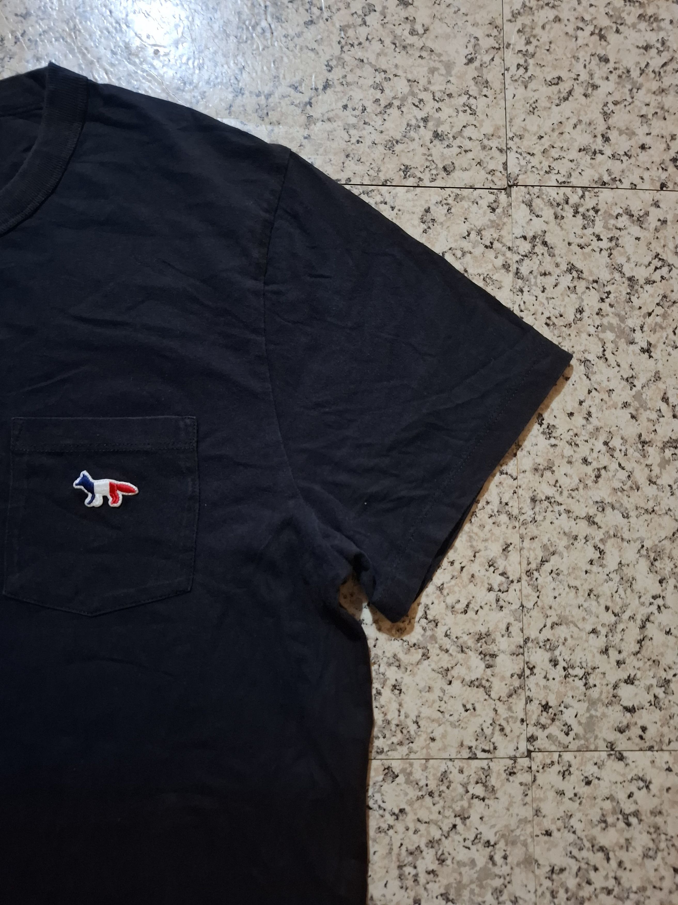 Maison Kitsune Maison Kitsuné Tricolor Fox Patch Pocket T-Shirt Black Size L / US 10 / IT 46 - 4 Thumbnail