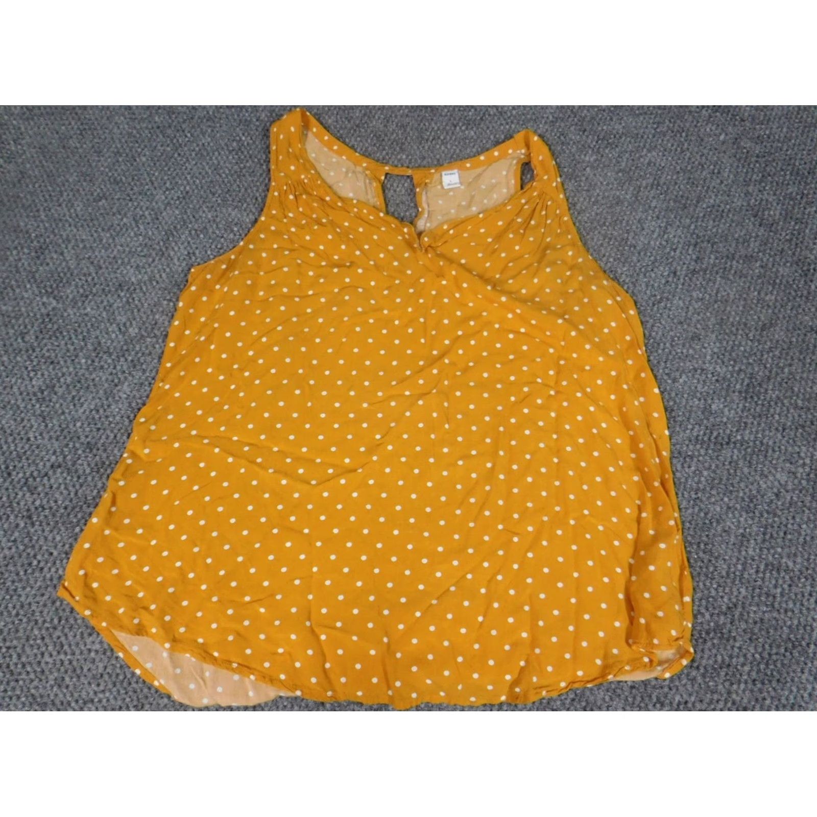 Old Navy Old Navy Blouse Womens L Gold V-Neck Short Sleeve Pullover Regular Rayon Down Casual Dot Pattern Size L / US 10 / IT 46 - 2 Thumbnail