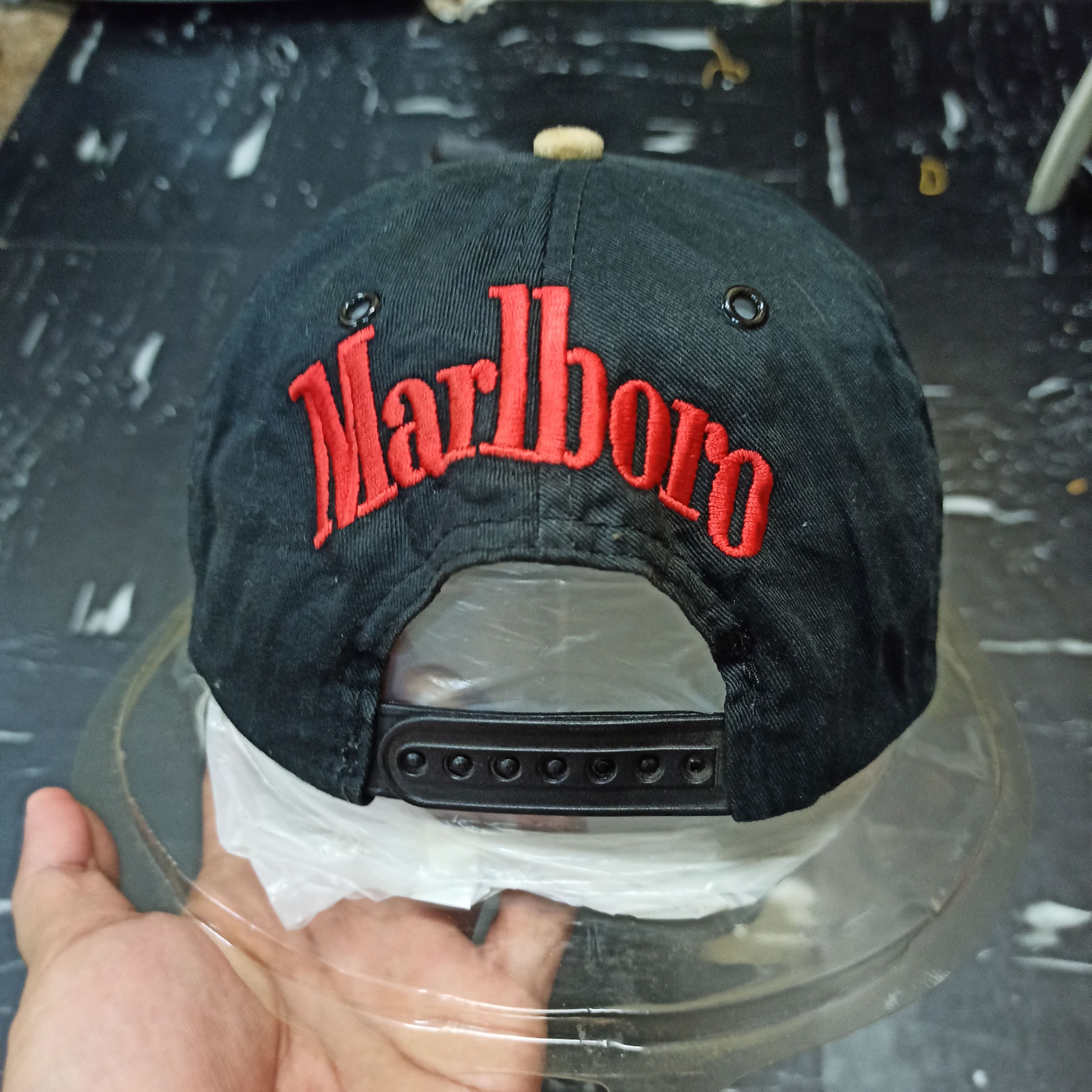 Marlboro Vintage Asia Marlboro Big Logo Leather Cap Size ONE SIZE - 2 Thumbnail