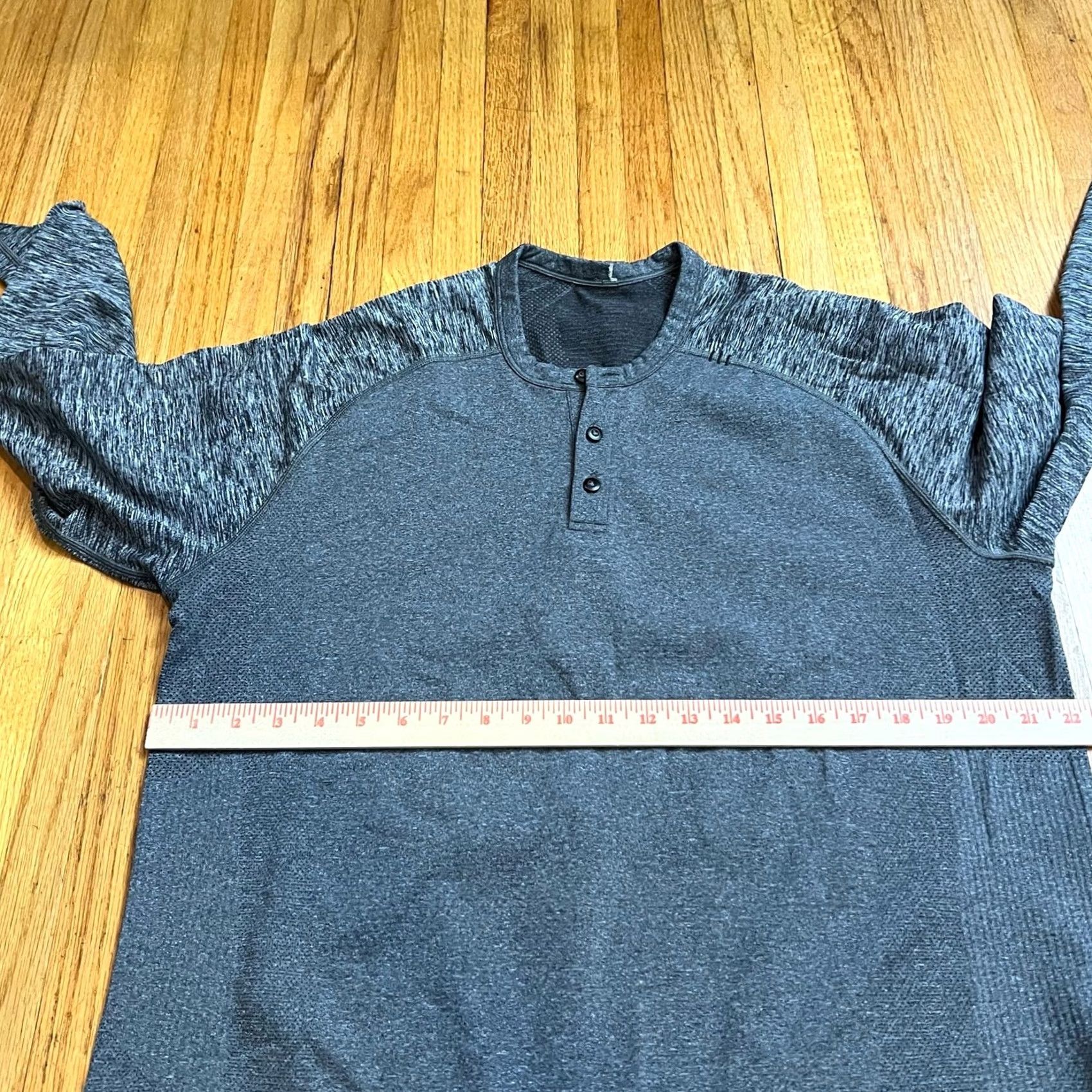 Lululemon Lululemon Shirt Mens XL Metal Vent Tech Long Sleeve Henley Gray Performance Size US XL / EU 56 / 4 - 6 Thumbnail