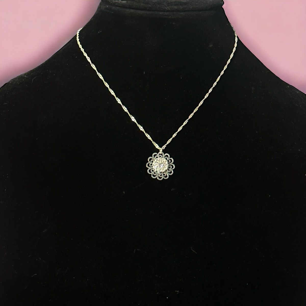 Other Lauren Conrad silver tone rhinestone flower pendant necklace Size ONE SIZE - 1 Thumbnail