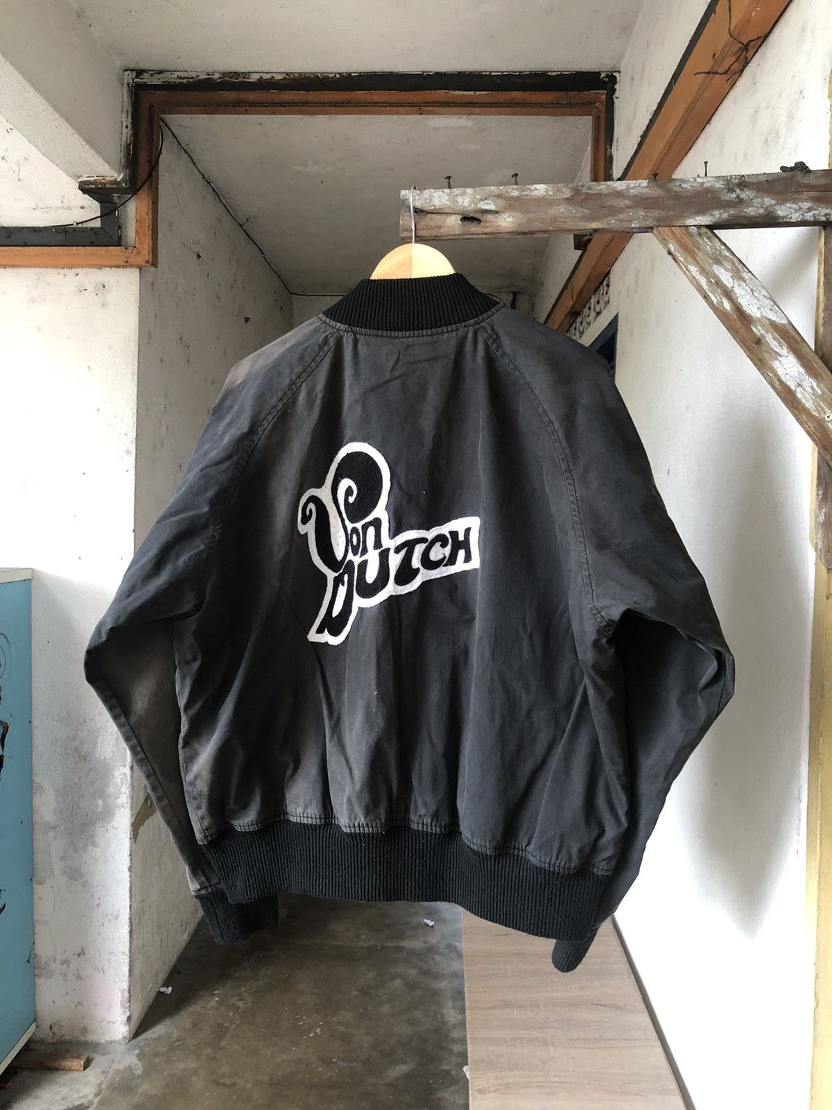 Von Dutch Vintage Von Dutch Big Logo Faded Colour Bomber Jacket Size US L / EU 52-54 / 3 - 11 Thumbnail