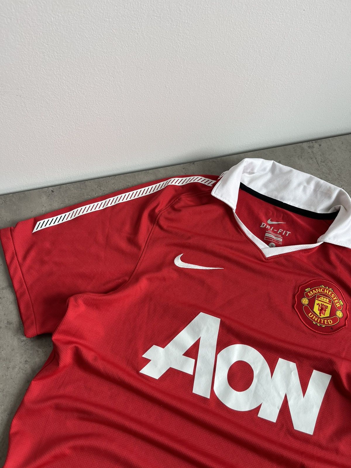 Nike Nike Manchester United Season 2010 Soccer Jersey Size US S / EU 44-46 / 1 - 4 Thumbnail