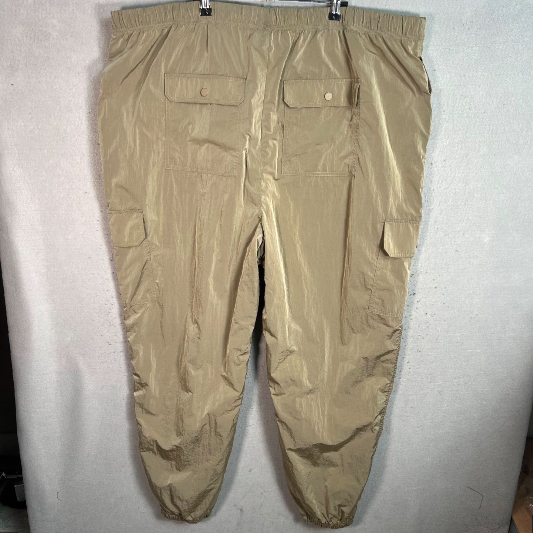 Good American Good American Cargo Pants Women's 7 Beige Nylon Polyester Tapered Leg 29 In Inseam High Rise Adult Womens Cargo Style Size 28" / US 6 / IT 42 - 2 Thumbnail