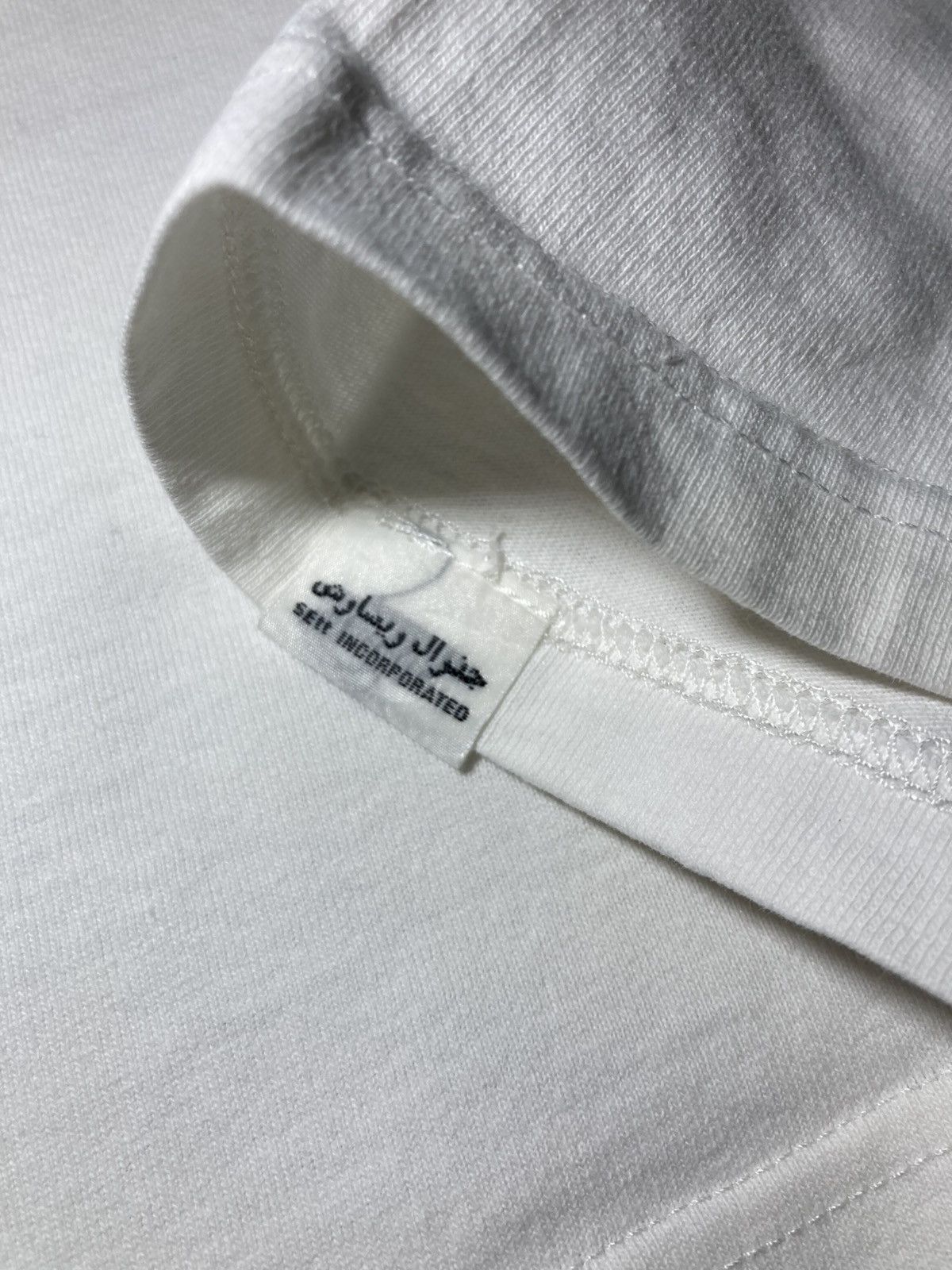 General Research 2000 General Research Logo Strength Weakness Graphic 90s GR Size US M / EU 48-50 / 2 - 8 Thumbnail