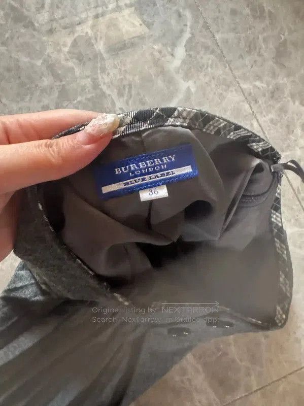 Burberry Burberry Grey Wool-Blend Women's Shorts. Size 23" - 6 Thumbnail