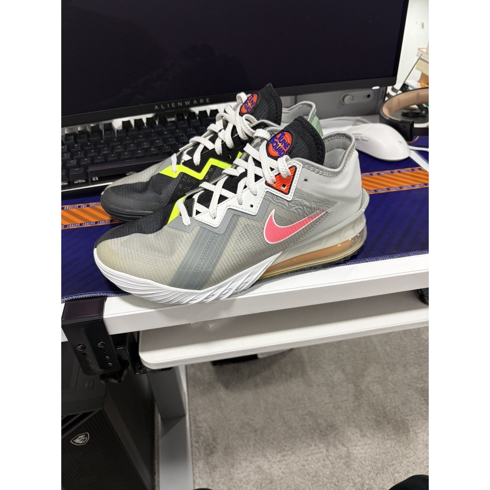 Nike Size 9-Nike LeBron 18 Low Size US 9 / EU 42 - 1 Thumbnail