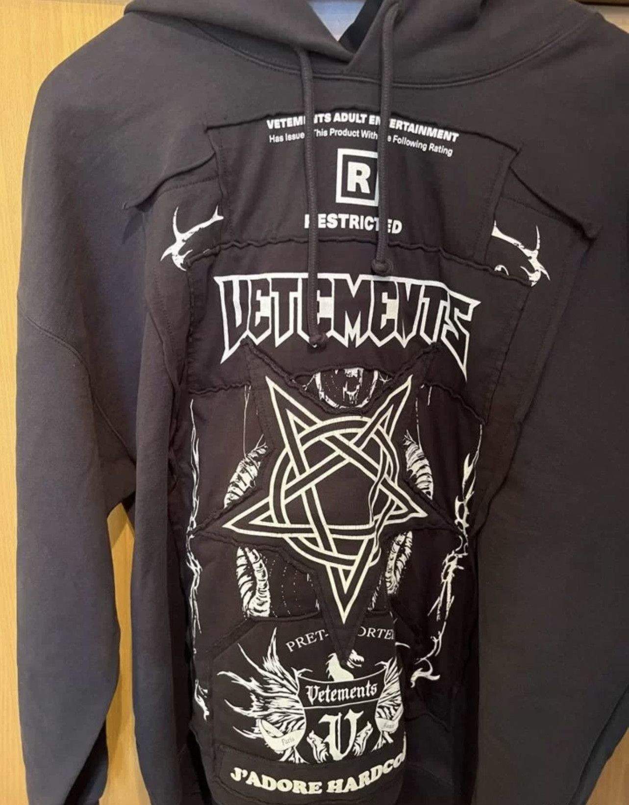Hoodie Vetements 'J'adore Hardcore' Patché – Taille M, Coton, Style Streetwear Décontracté