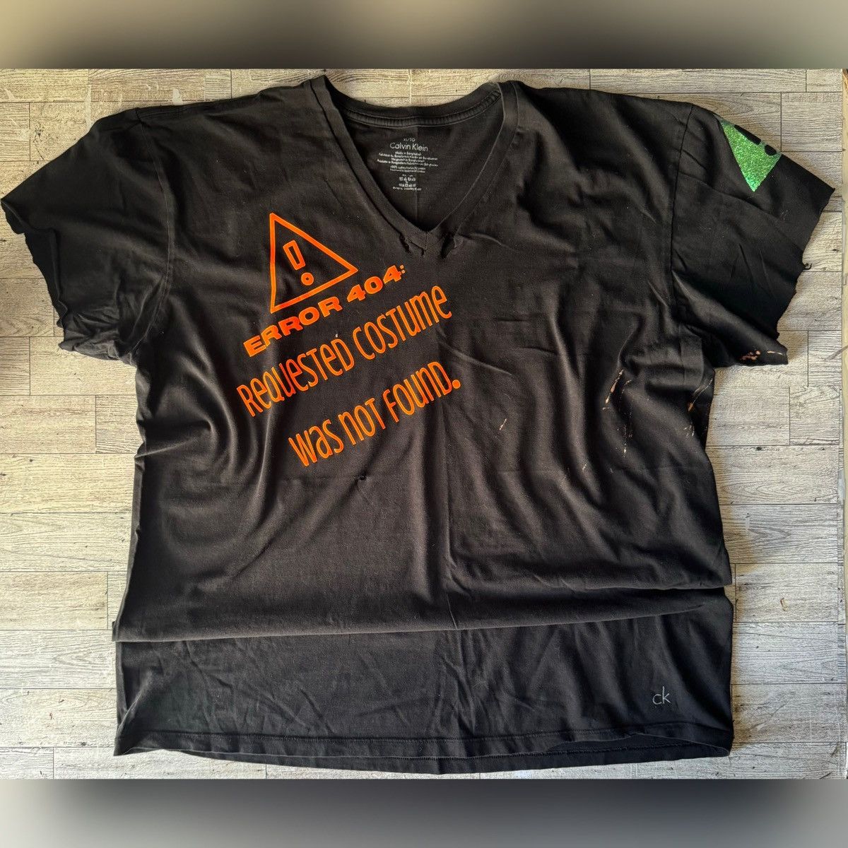 Calvin Klein ERROR, Costume Not Found, Neon, Distressed, Halloween Tee Size US XL / EU 56 / 4 - 7 Thumbnail