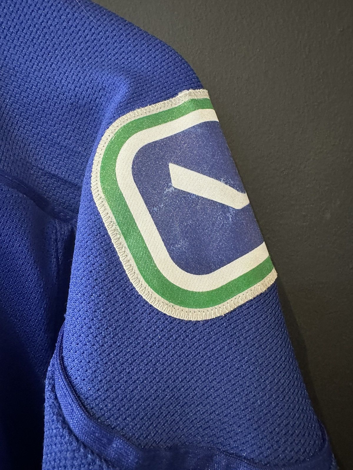 Kanye West × NHL NHL Vancouver Canucks Vintage Ice Hockey Jersey Size US M / EU 48-50 / 2 - 7 Thumbnail
