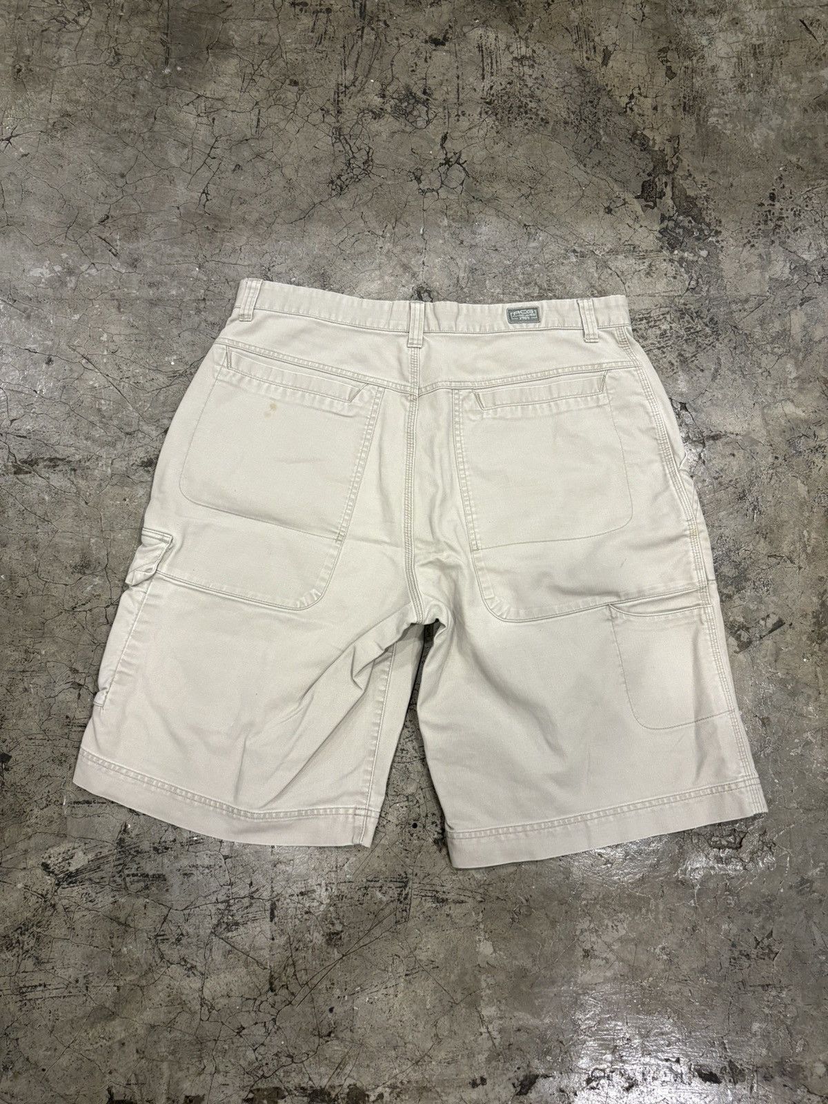 Nike ACG Vintage Nike ACG Beige Cargo Shorts Size US 36 / EU 52 - 2 Thumbnail