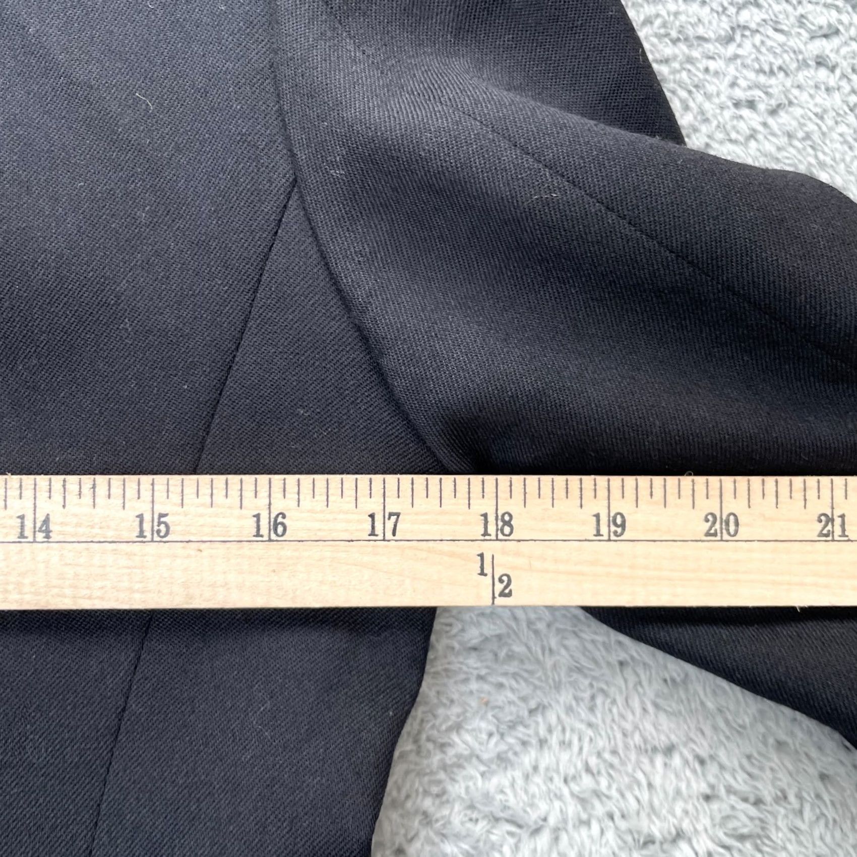 Pendleton VINTAGE Pendleton Blazer Jacket Womens 4 Petite Black Wool Lined Single-Breasted Notch Lapel 3-Button Chest 36in Short Front Button One-Button Size S / US 4 / IT 40 - 7 Thumbnail