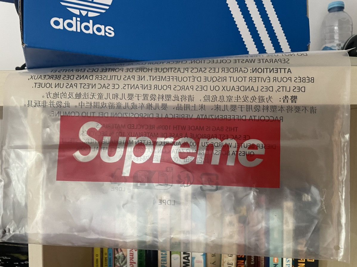 Supreme Oversized Supreme Ter Size US L / EU 52-54 / 3 - 5 Thumbnail