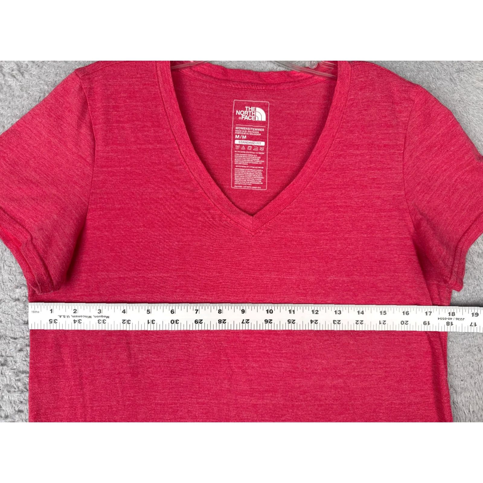The North Face The North Face Shirt Women M Pink Short Sleeve V-Neck Polyester Blend Casual Short Sleeve T-Shirt Womens Knit Jersey Regular 90s Cowboy Outdoor Basic Size M / US 6-8 / IT 42-44 - 7 Thumbnail