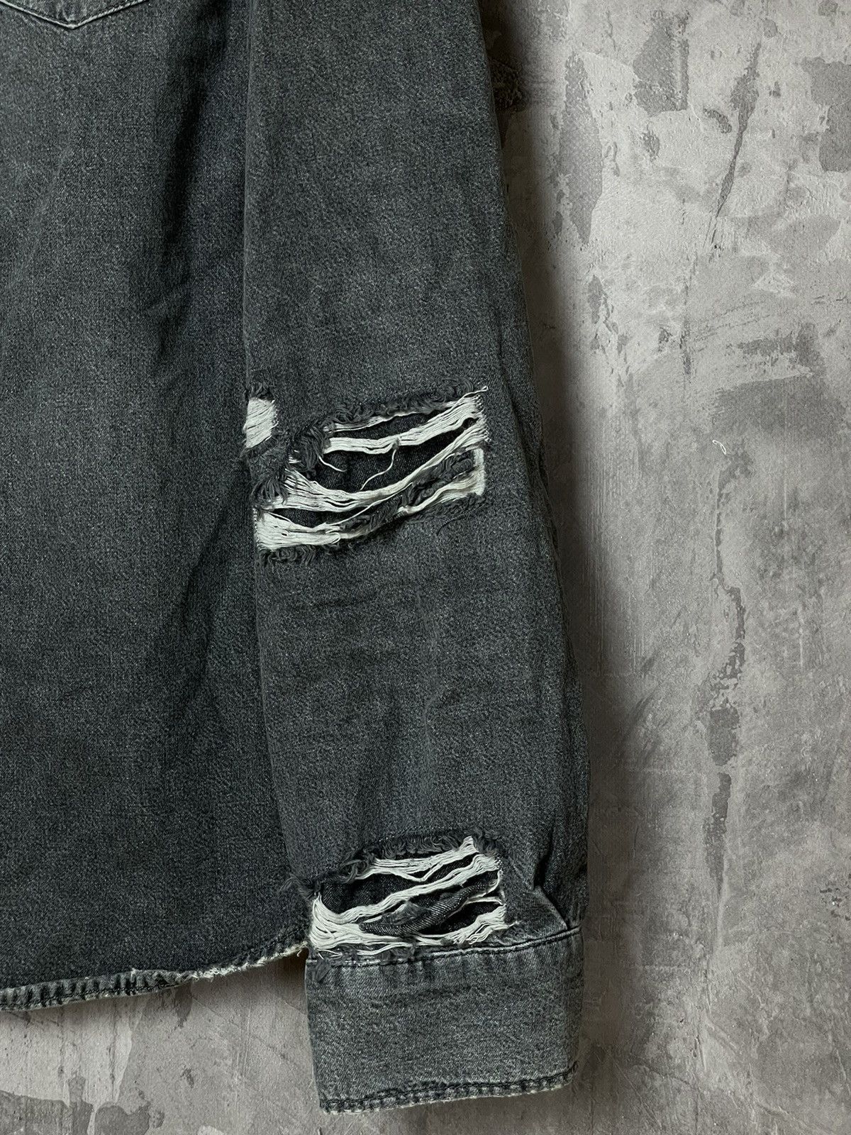 Allsaints AllSaints Denim Distressed Faded Grey Y2K overshirt buttonup Size US M / EU 48-50 / 2 - 8 Thumbnail