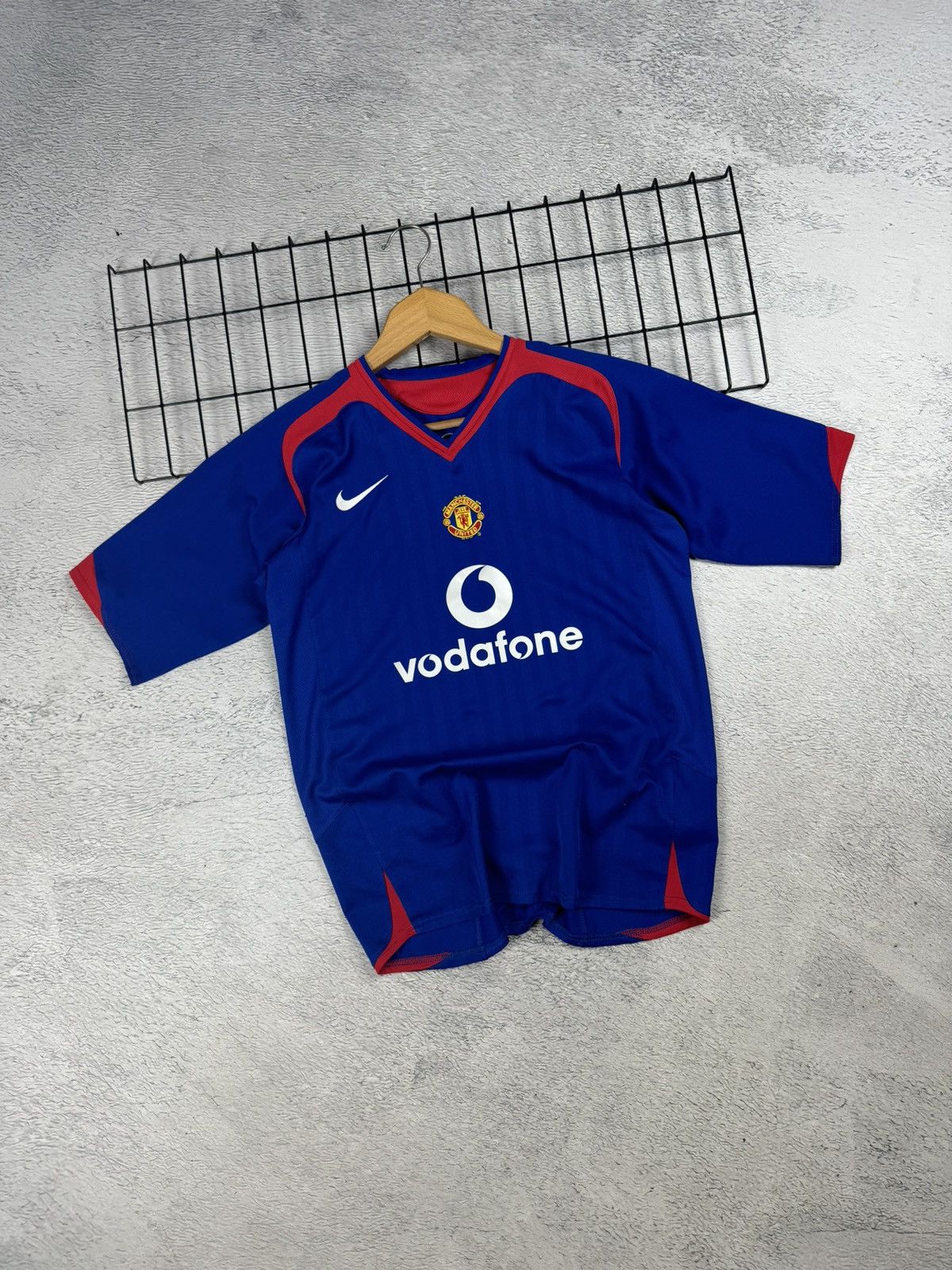 Nike × Vintage Vintage Manchester United 2005/06 Nike Jersey Blokcore S sz Size US S / EU 44-46 / 1 - 1 Thumbnail