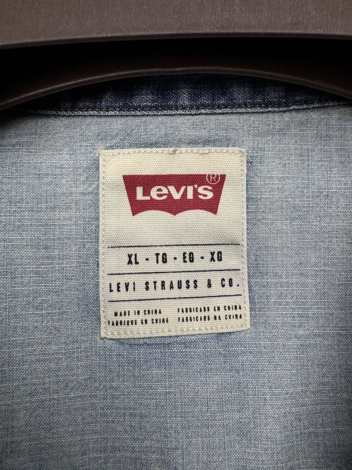 Levi's Levi’s blue denim faded long sleeve shirt Size US XL / EU 56 / 4 - 14 Thumbnail