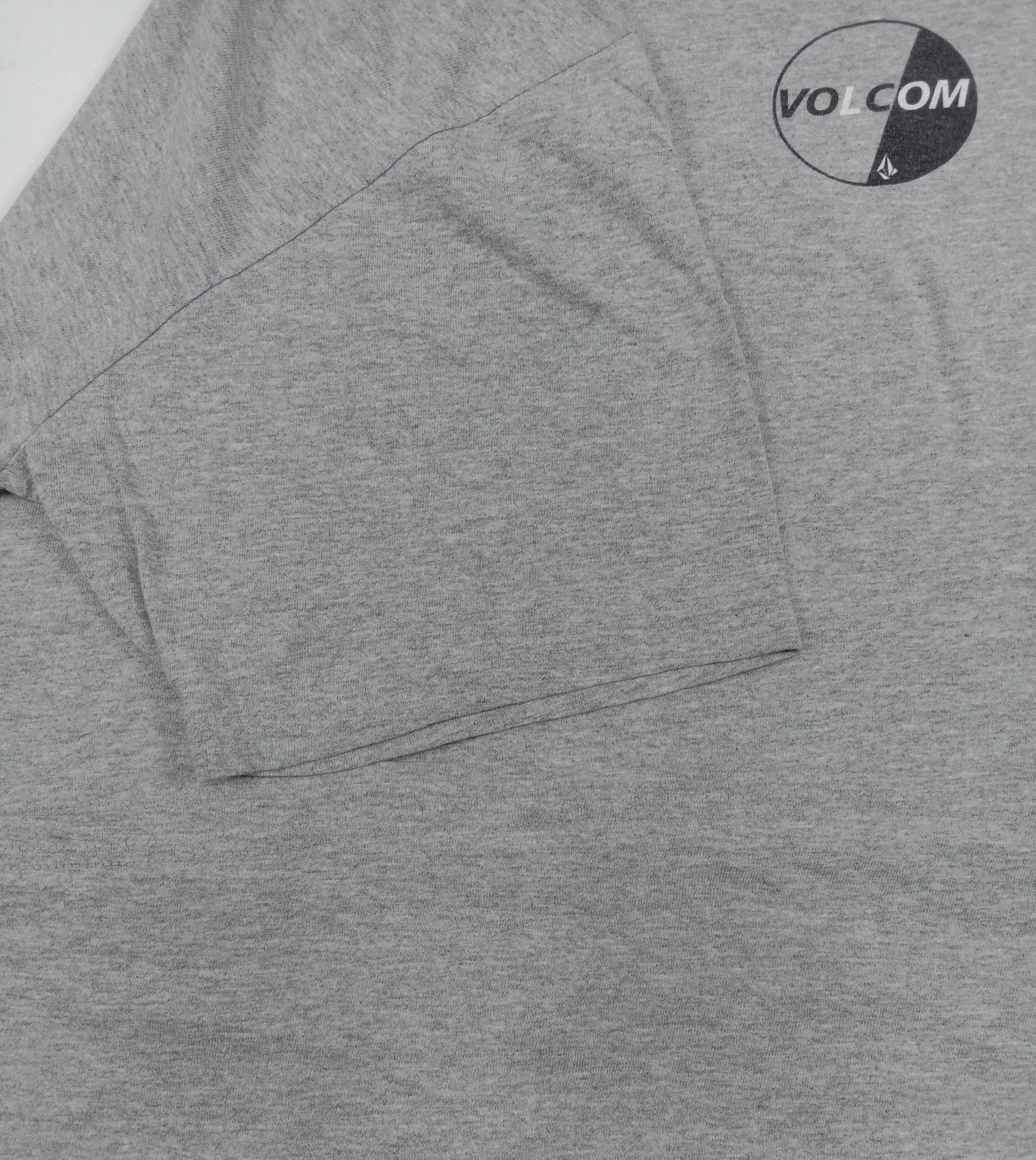 Volcom Vintage Volcom Big Logo T Shirt Size US XL / EU 56 / 4 - 5 Thumbnail