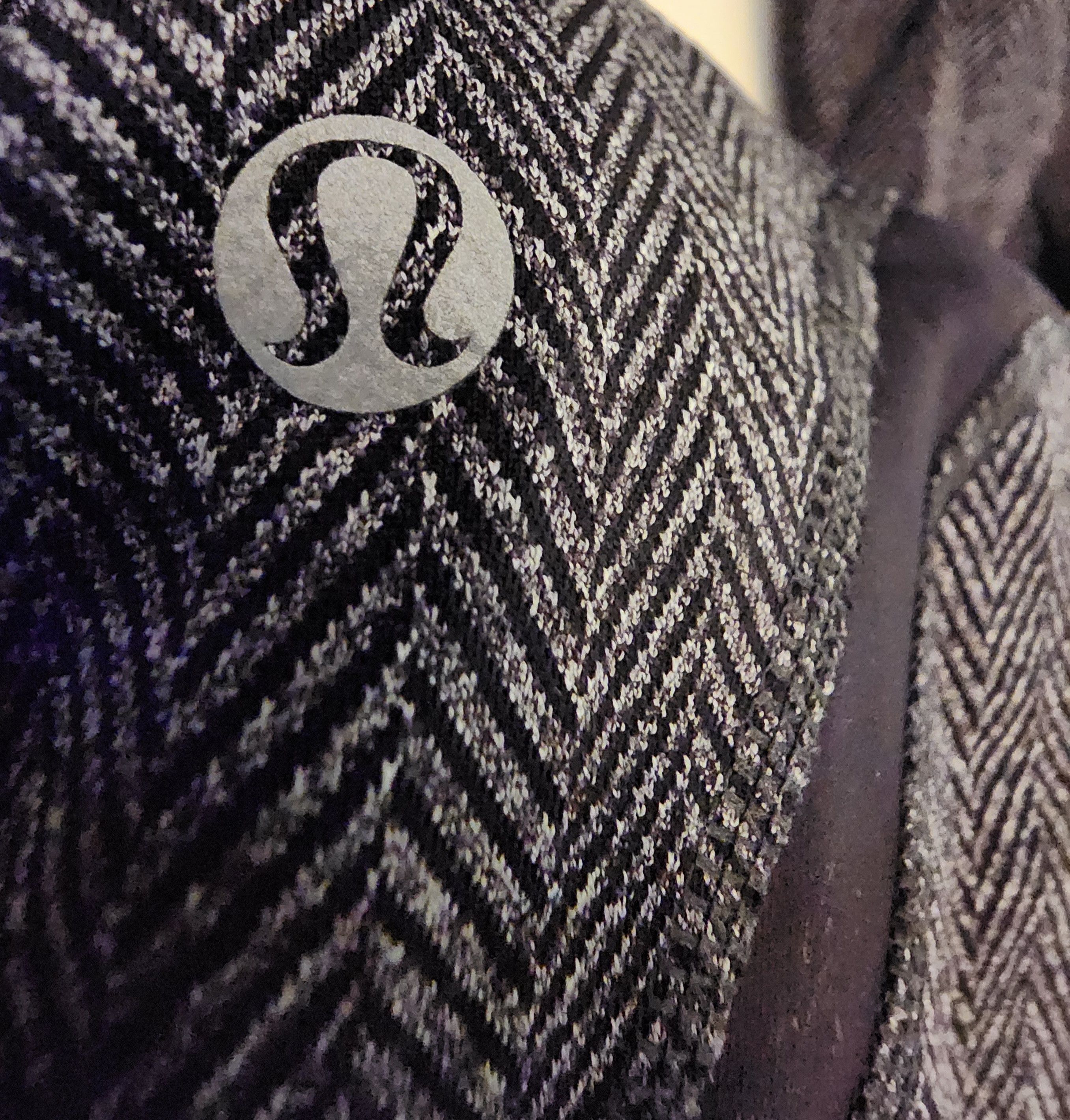 Lululemon Lululemon Herringbone Gray Black Cropped Leggings Size 4 Size 27" / US 4 / IT 40 - 3 Thumbnail
