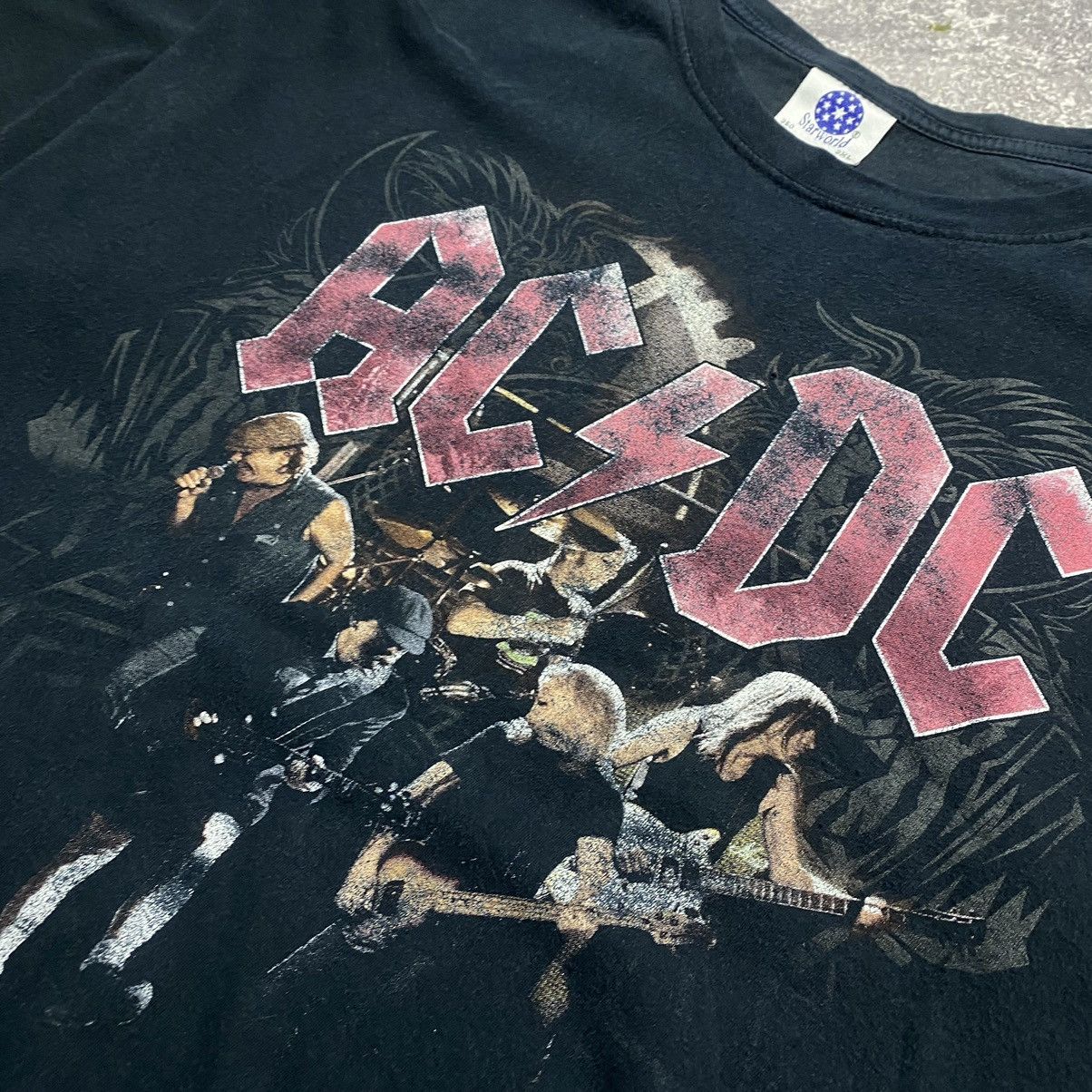 Band Tees Vintage AC/DC 2009 Black Ice Starworld rock band tee Size US XXL / EU 58 / 5 - 4 Thumbnail