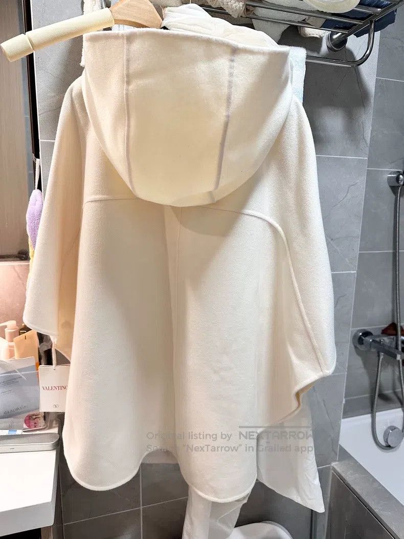 Valentino Valentino woolen cape coat Size S / US 4 / IT 40 - 6 Thumbnail