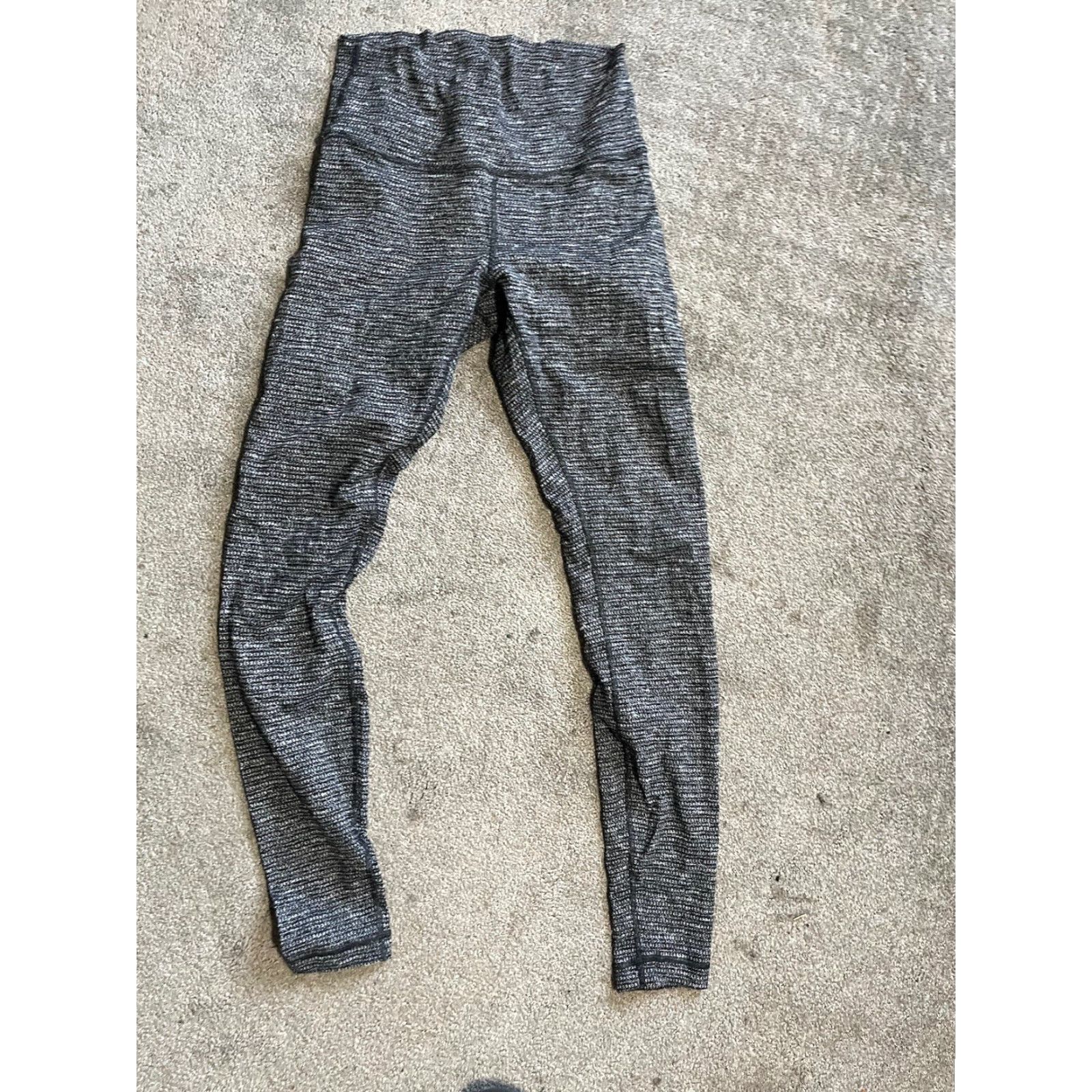 Lululemon Lululemon Legging Grey Size 6 Athletic Pre-Owned Size 28" / US 6 / IT 42 - 3 Thumbnail