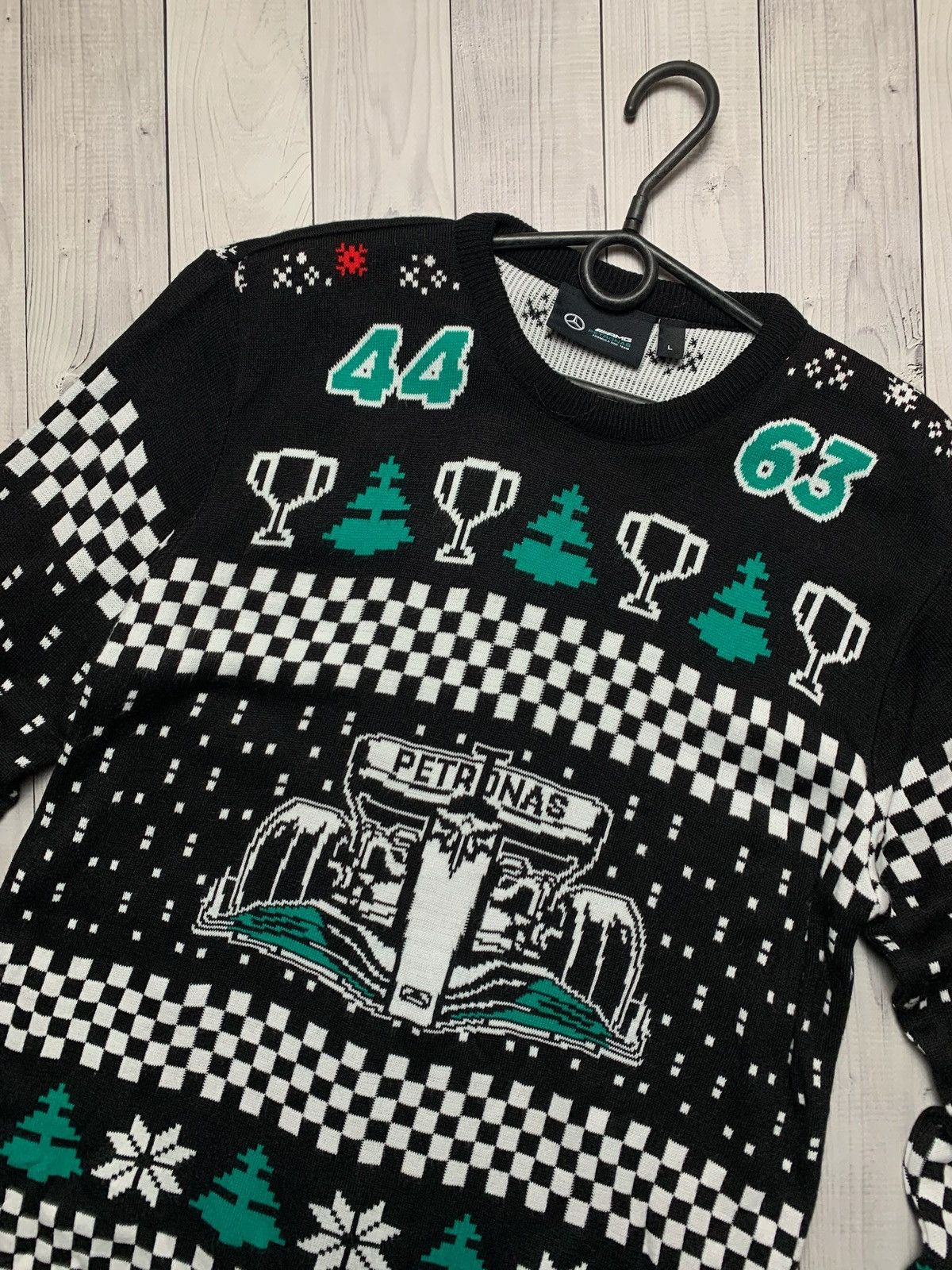 Mercedes-Benz Racing Mercedes Petronas sweater size L logo rare Size US L / EU 52-54 / 3 - 2 Thumbnail