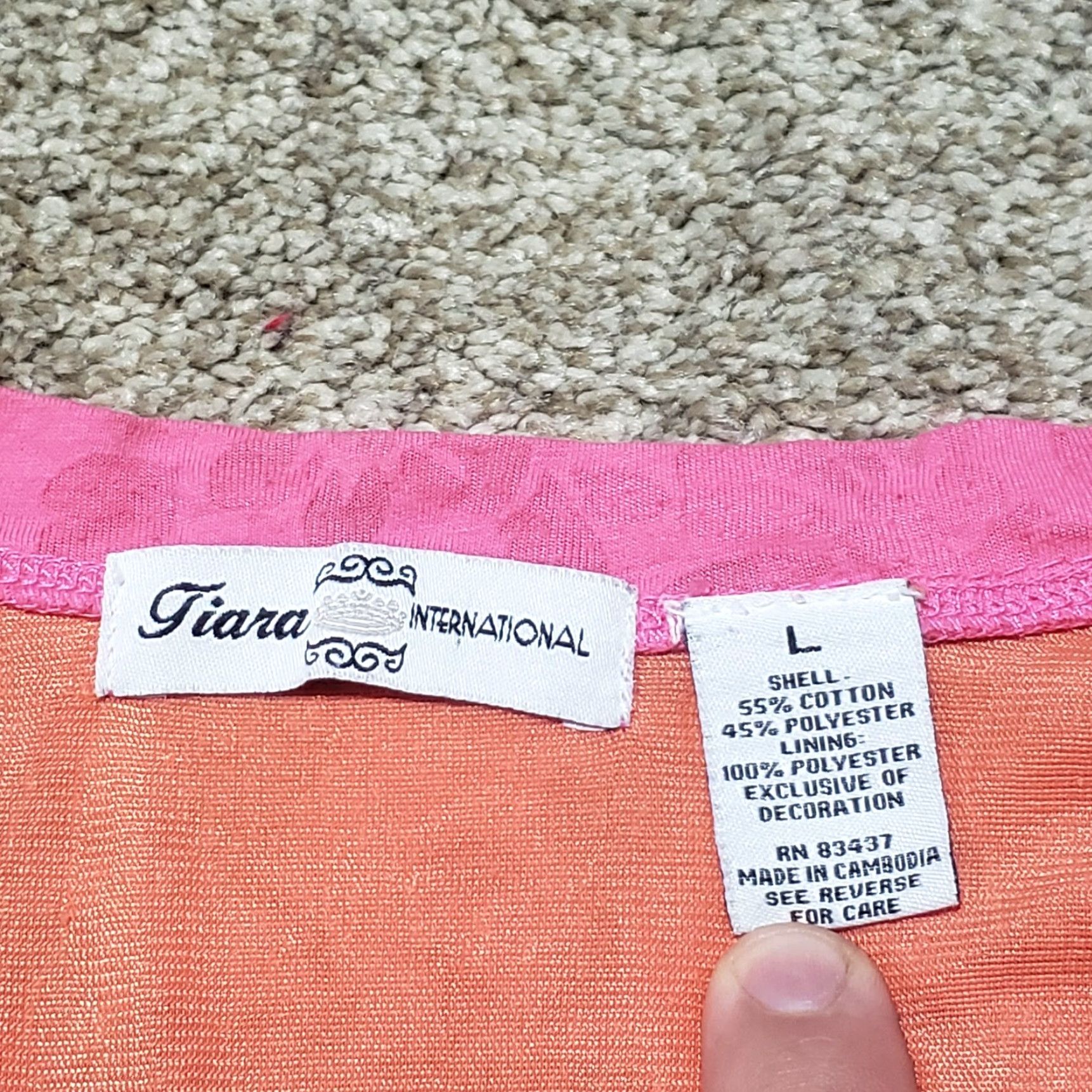 Vintage VINTAGE Tiara International Shirt Women’s Large Pink Floral All Over V Neck Short Sleeve Knit T-Shirt Casual Summer fallspringwinter Size L / US 10 / IT 46 - 2 Thumbnail