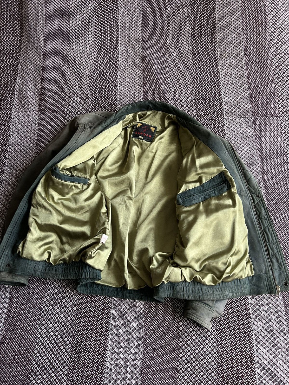 Genuine Leather Vintage Leather Bomber Jacket Heavy Faded Thrashed Size L Size US L / EU 52-54 / 3 - 12 Thumbnail